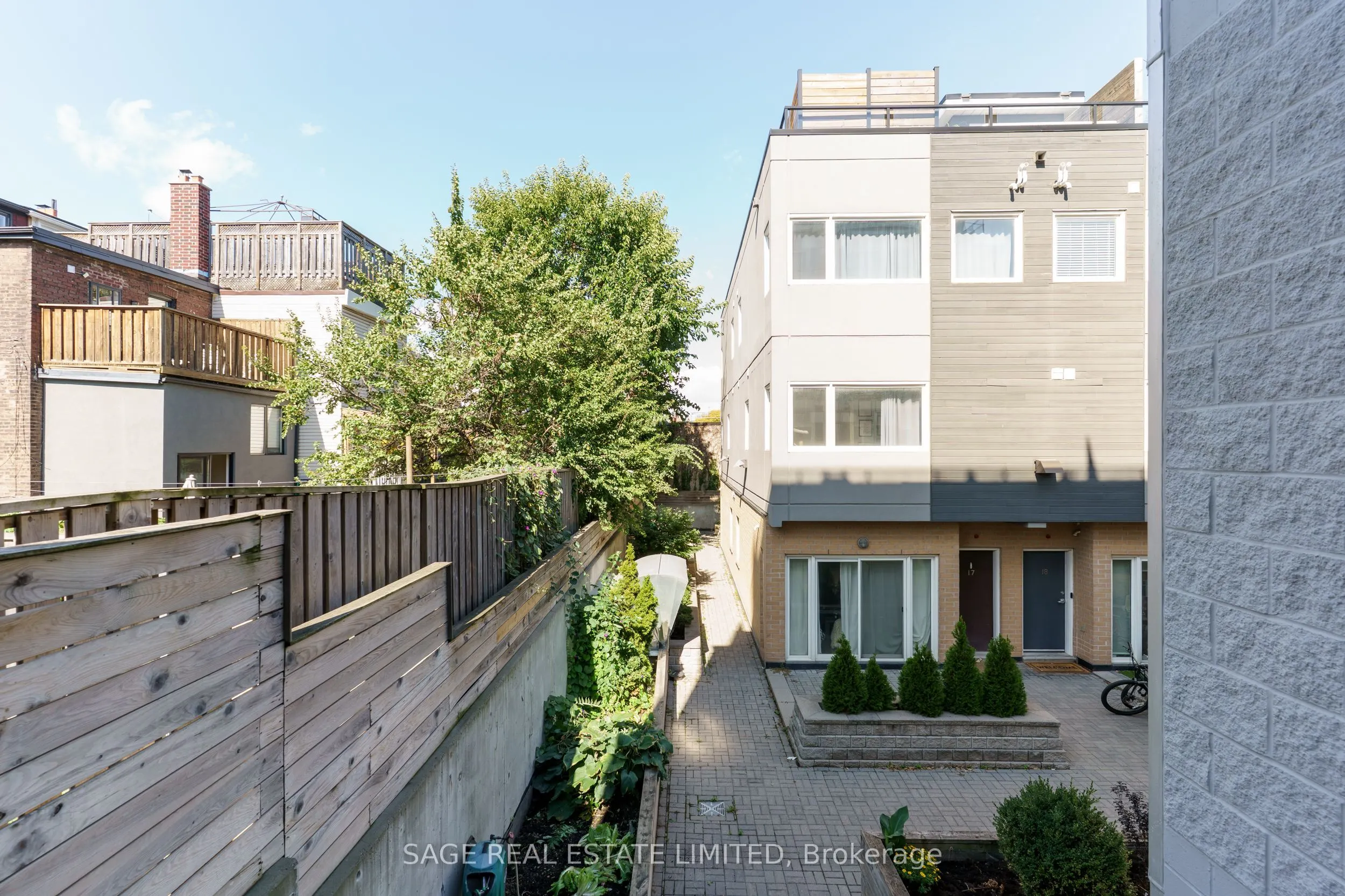 1636 Dundas Street W, #3