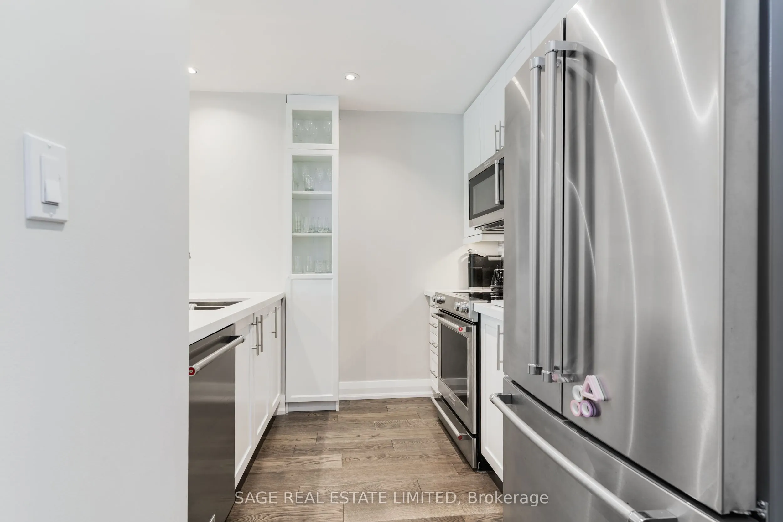 1636 Dundas Street W, #3