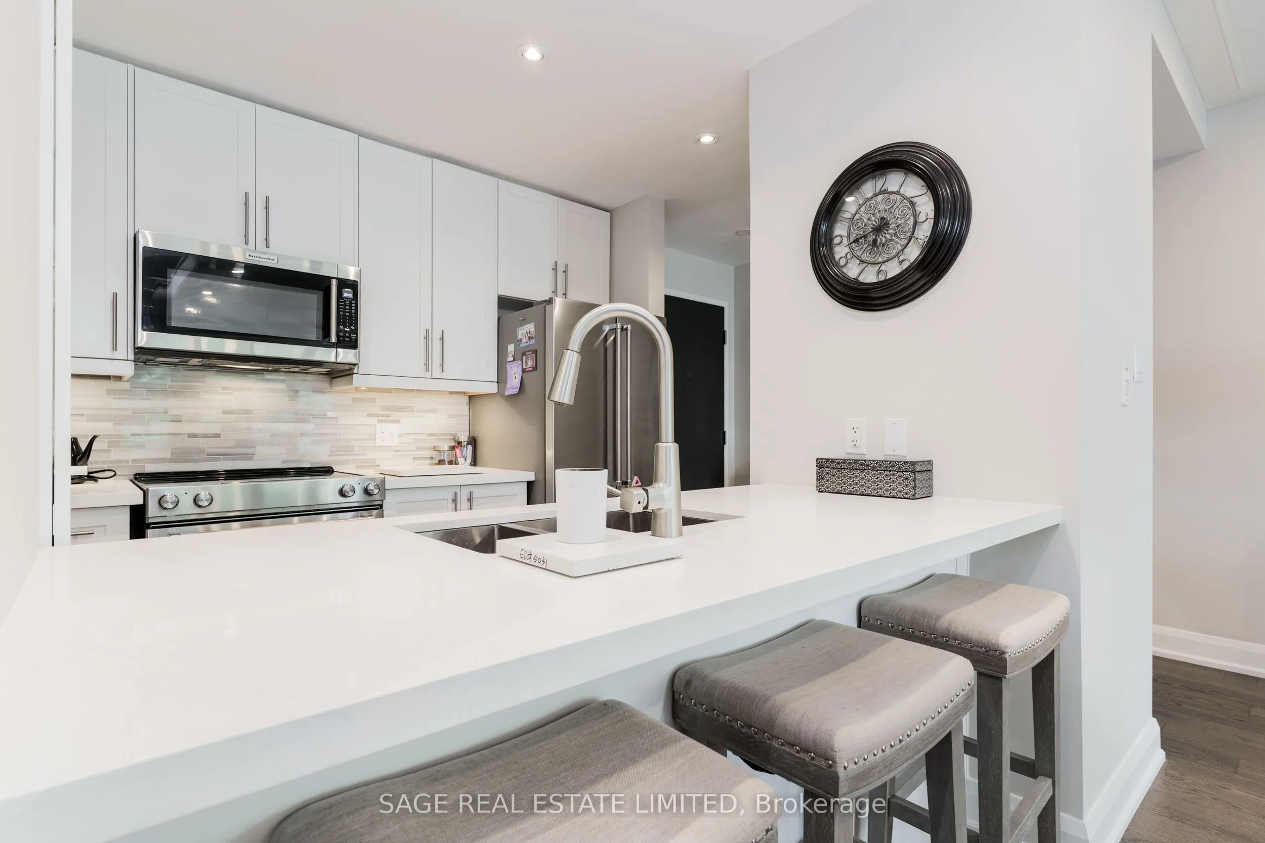 1636 Dundas Street W, #3