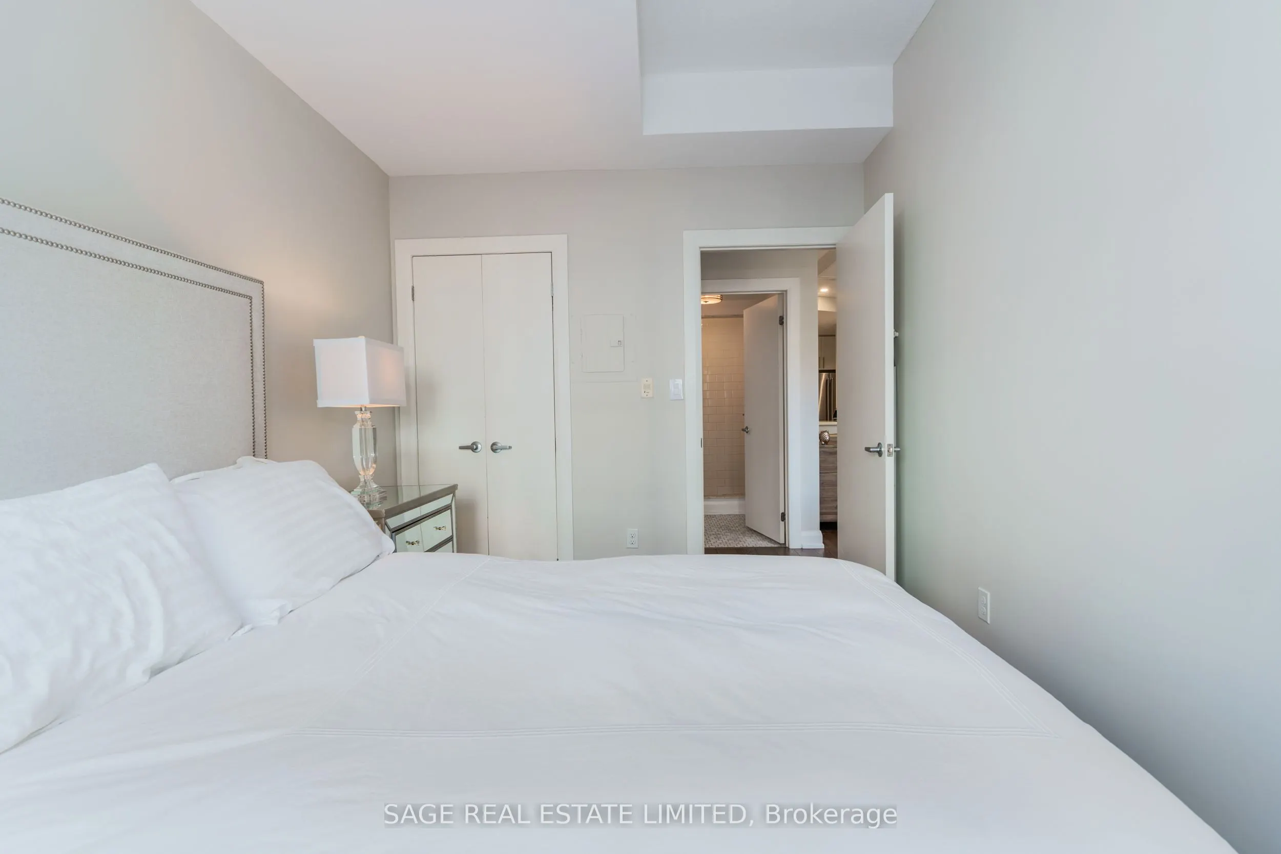1636 Dundas Street W, #3