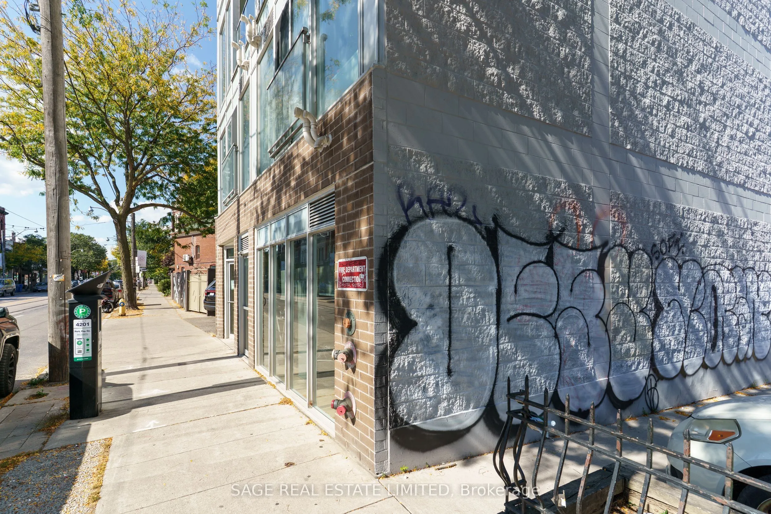 1636 Dundas Street W, #3
