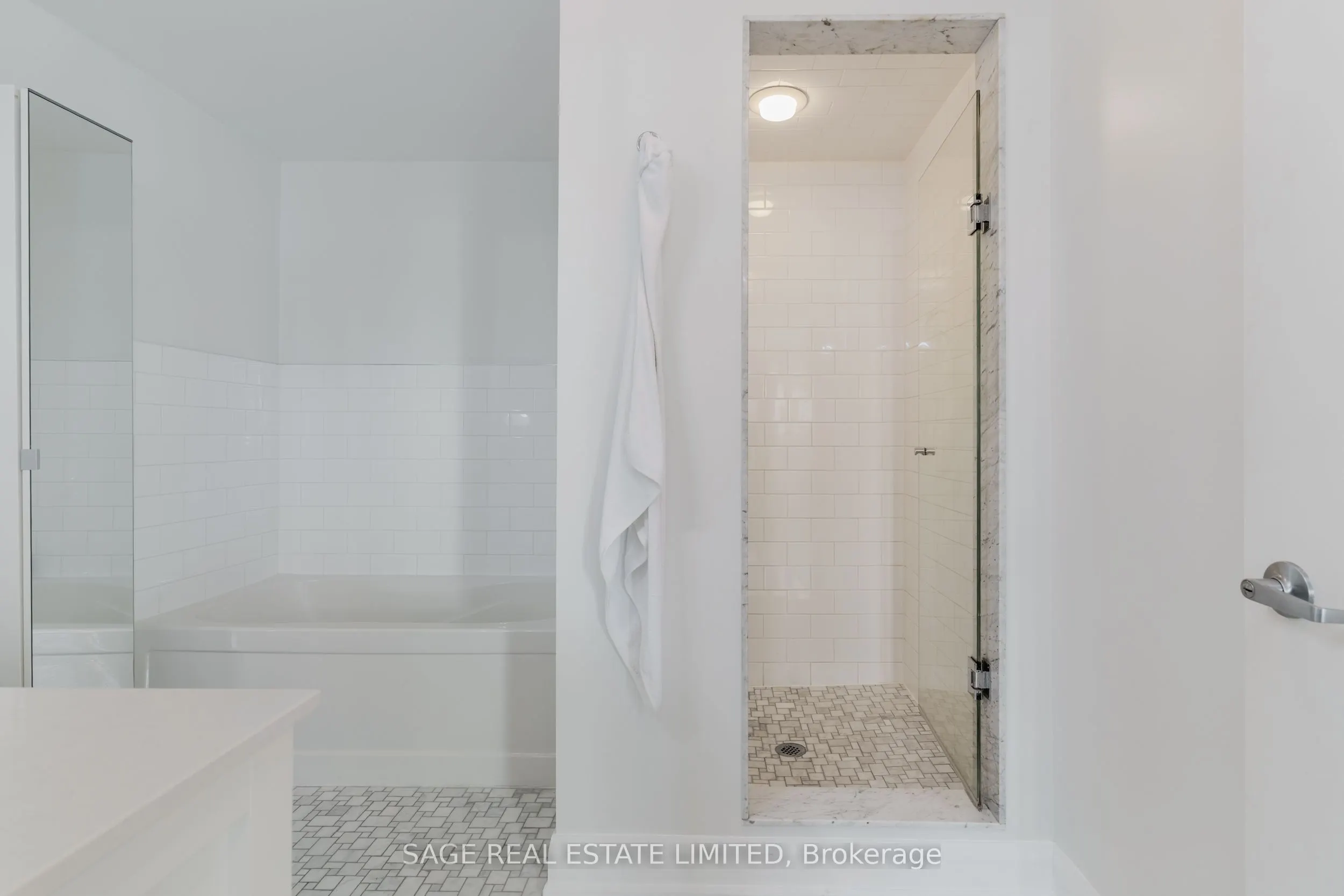 1636 Dundas Street W, #3
