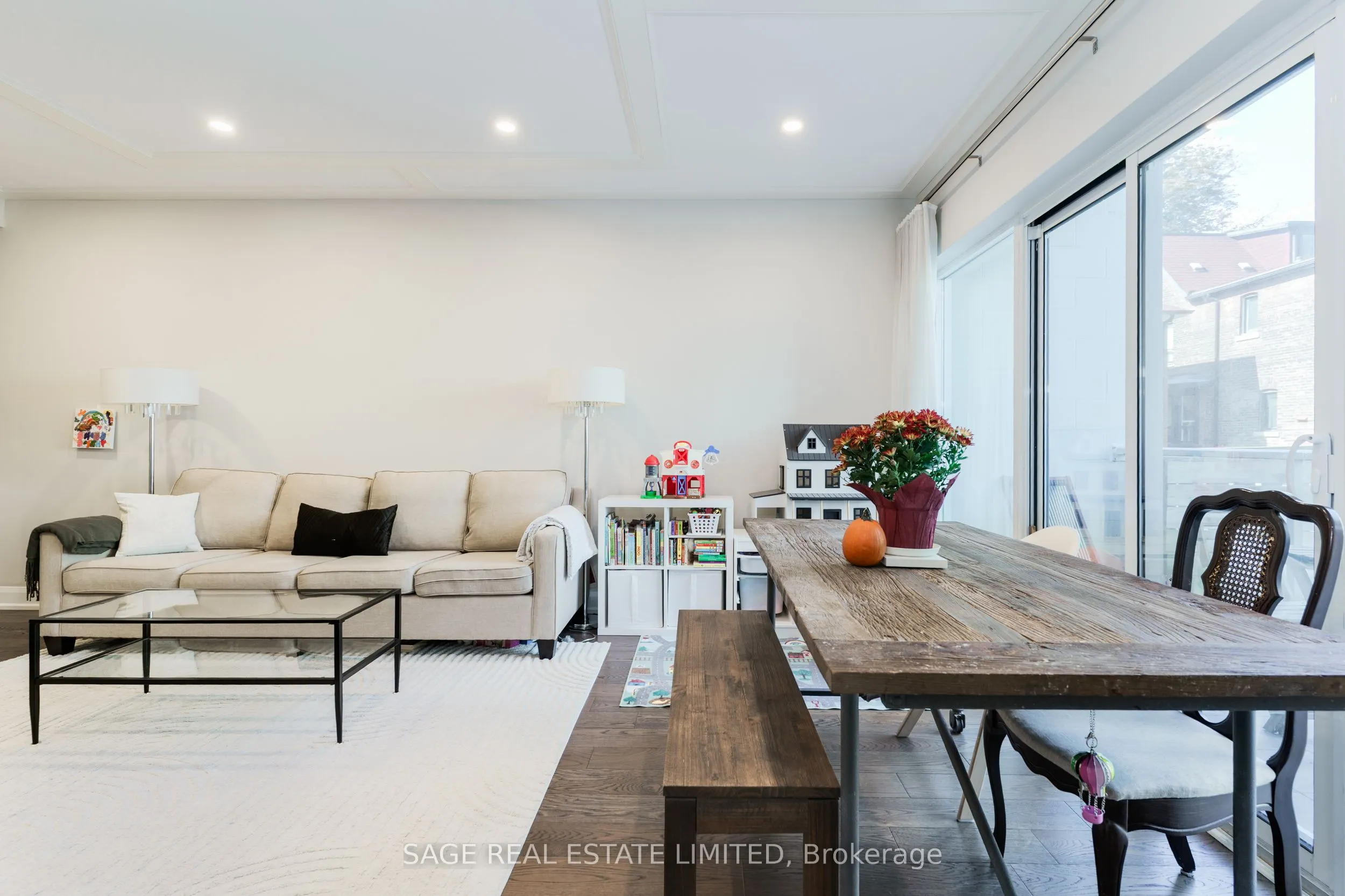1636 Dundas Street W, #3