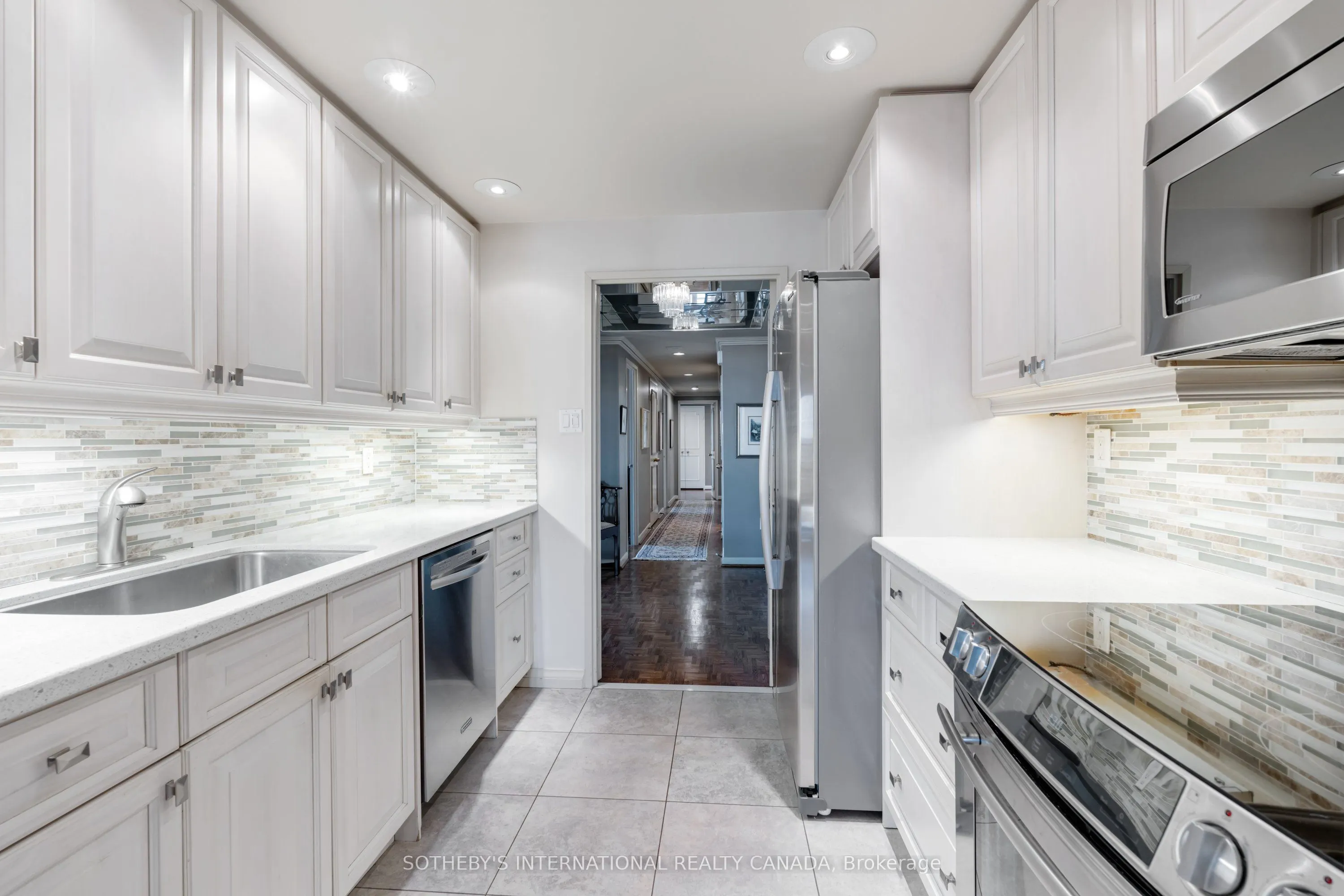 900 Yonge Street, #PH2