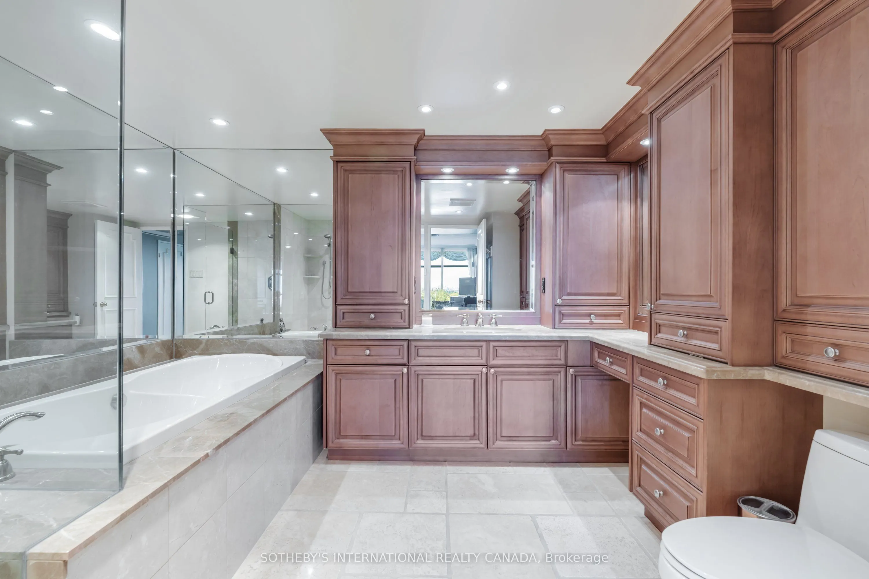 900 Yonge Street, #PH2