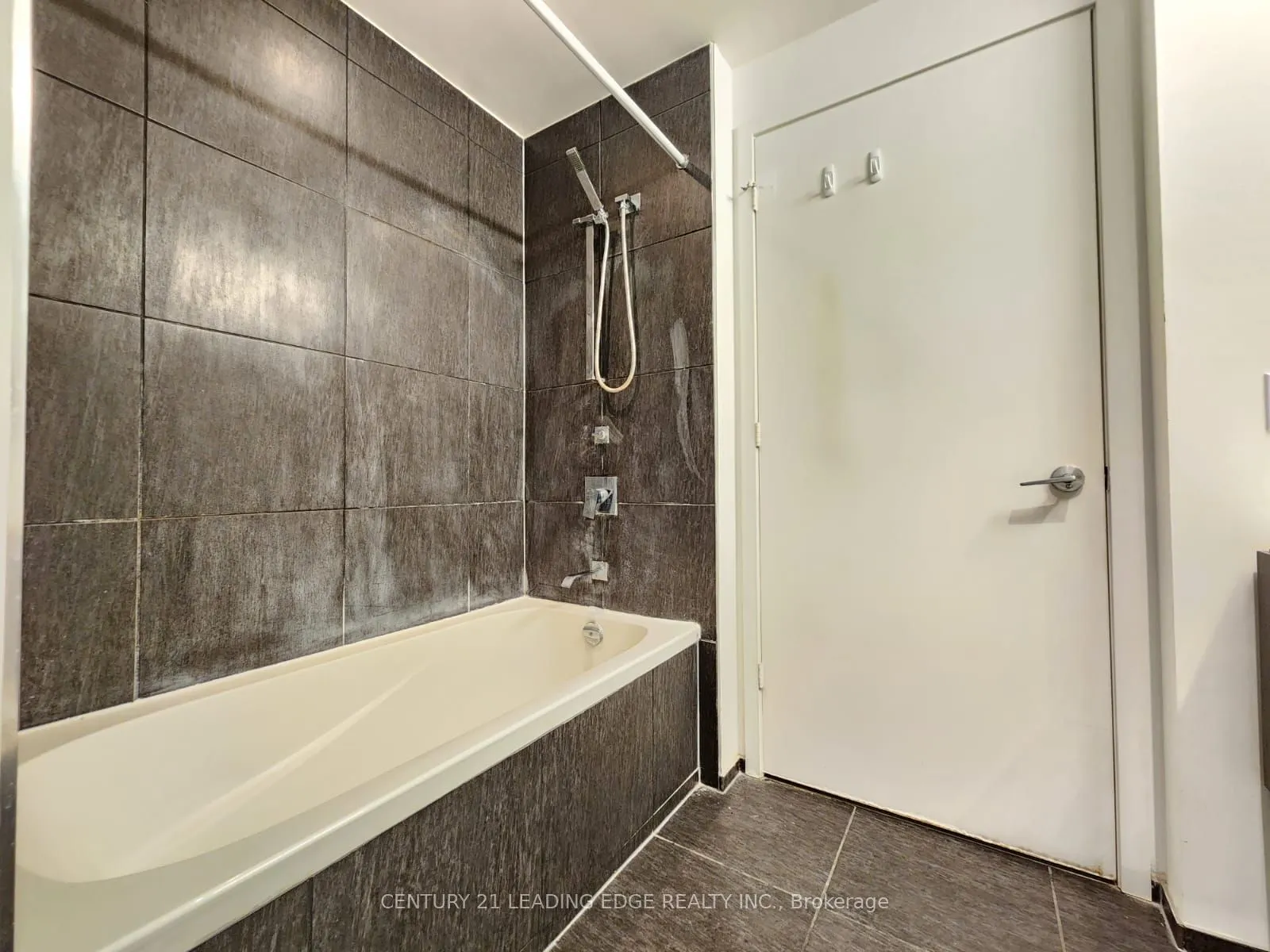 101 Charles Street E, #1608