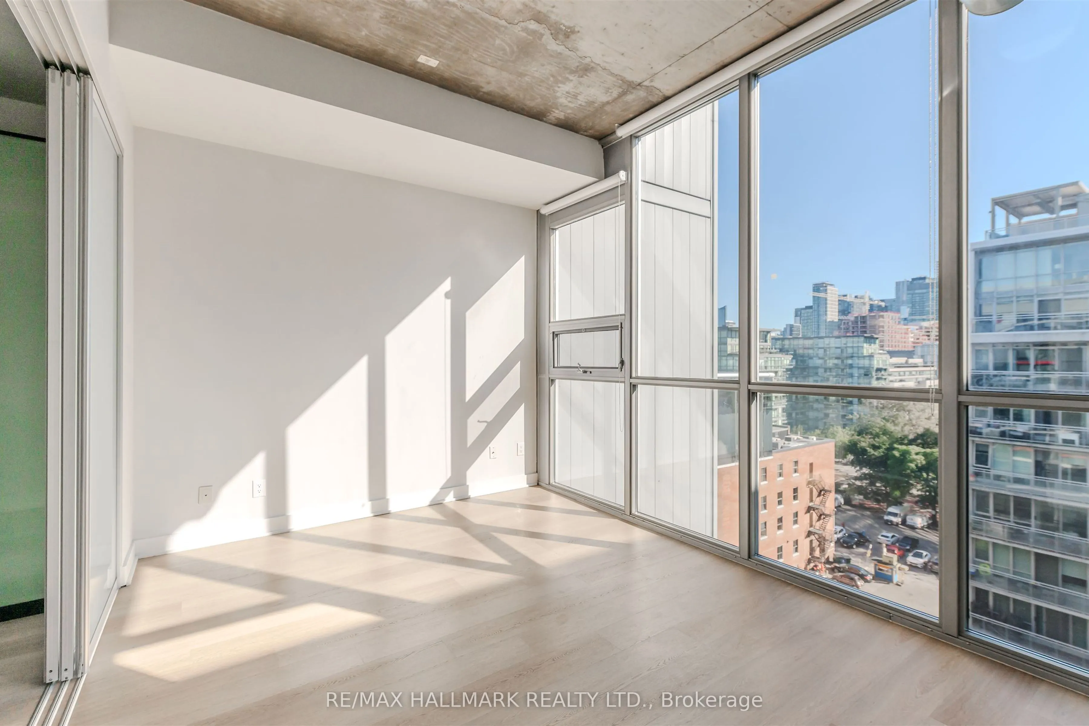 60 Bathurst Street, #910