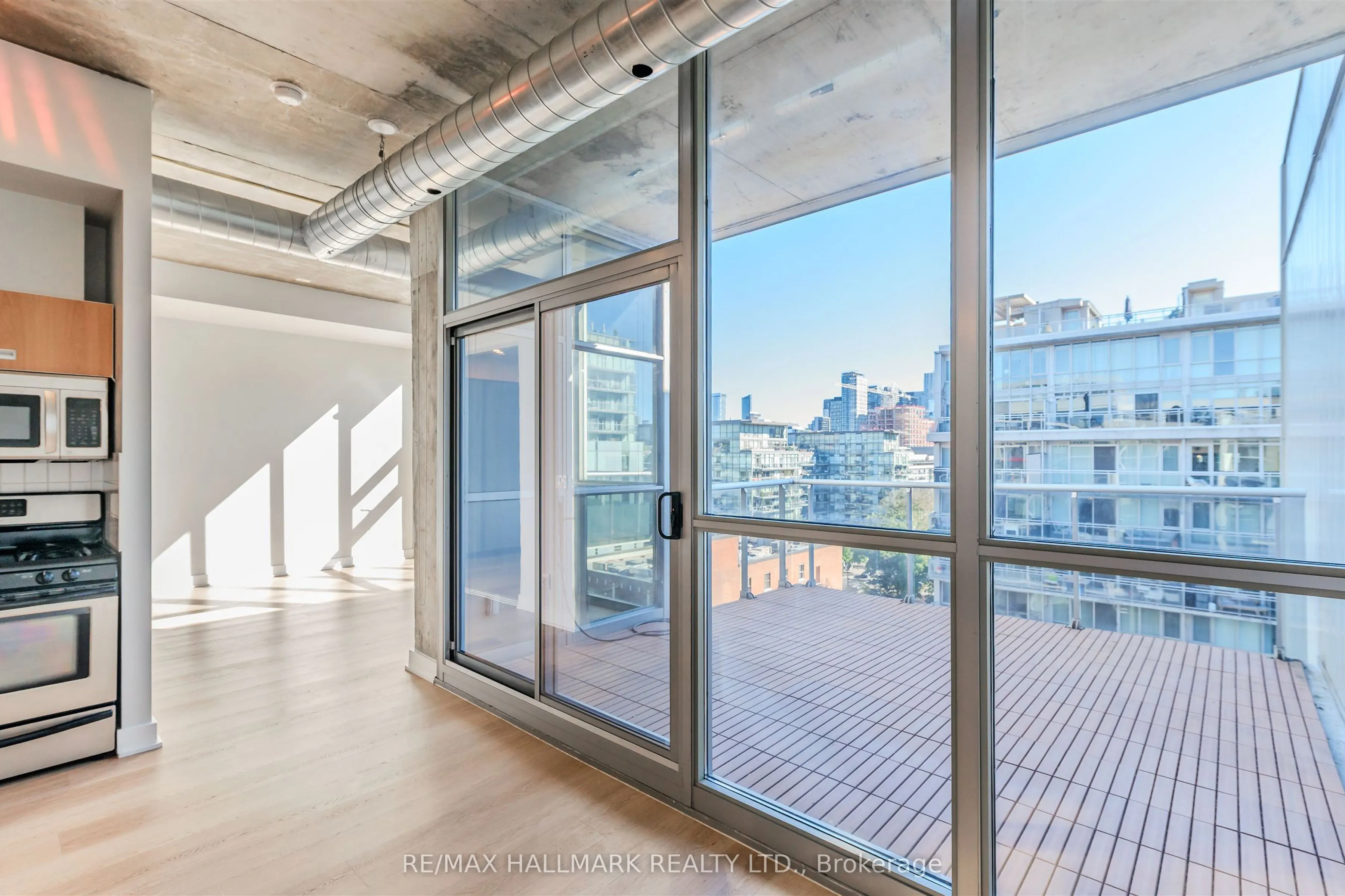 60 Bathurst Street, #910