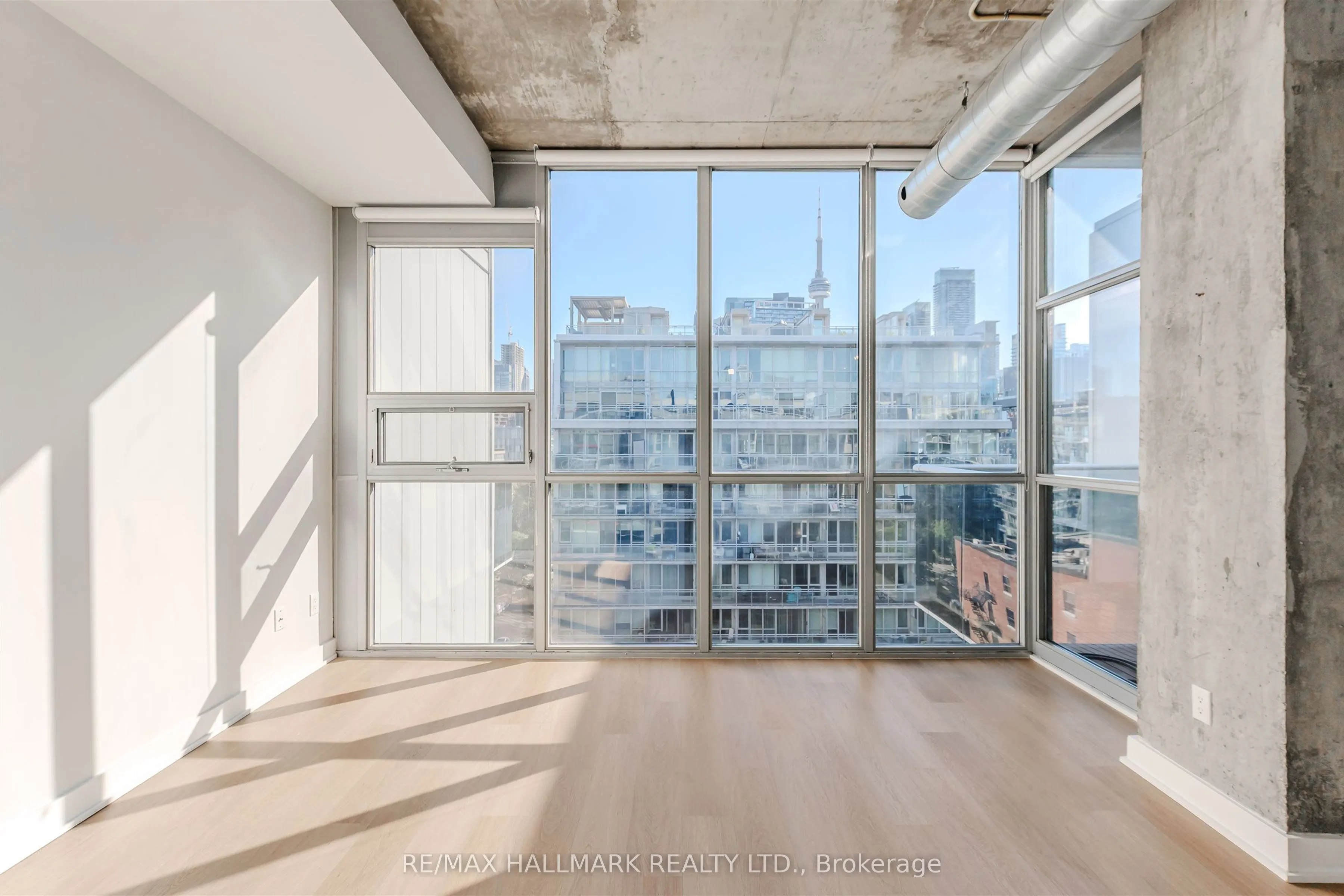 60 Bathurst Street, #910