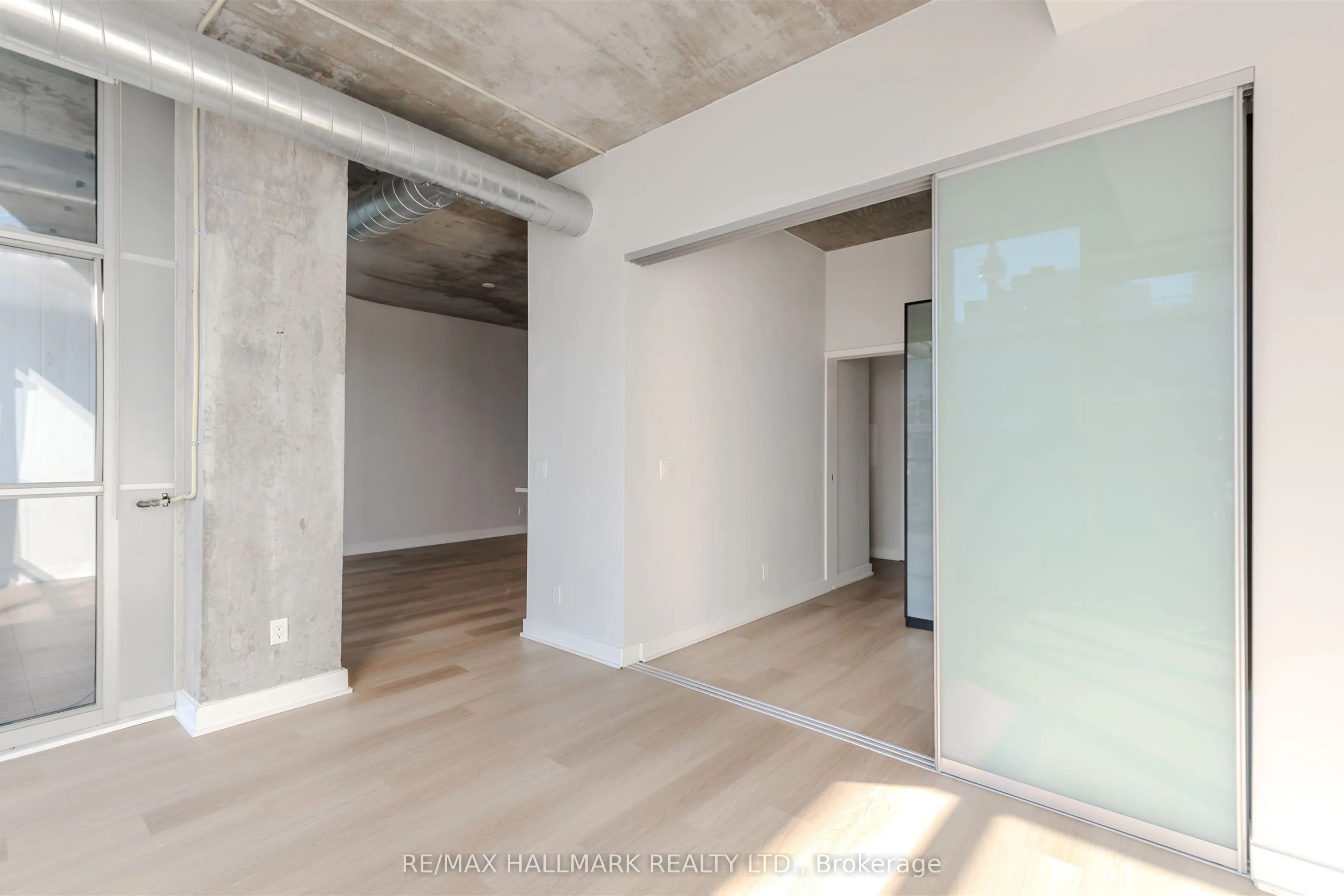 60 Bathurst Street, #910