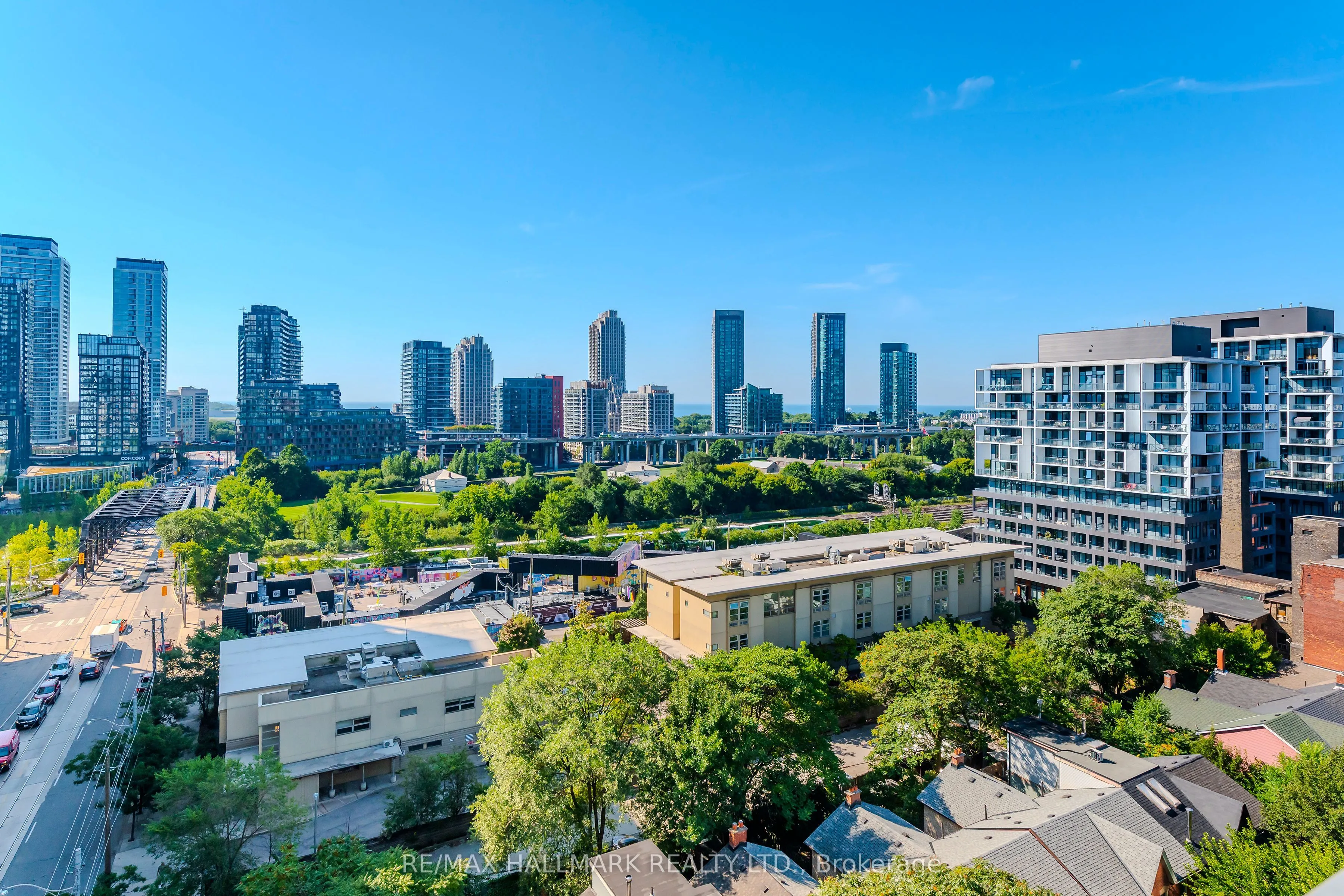 60 Bathurst Street, #910
