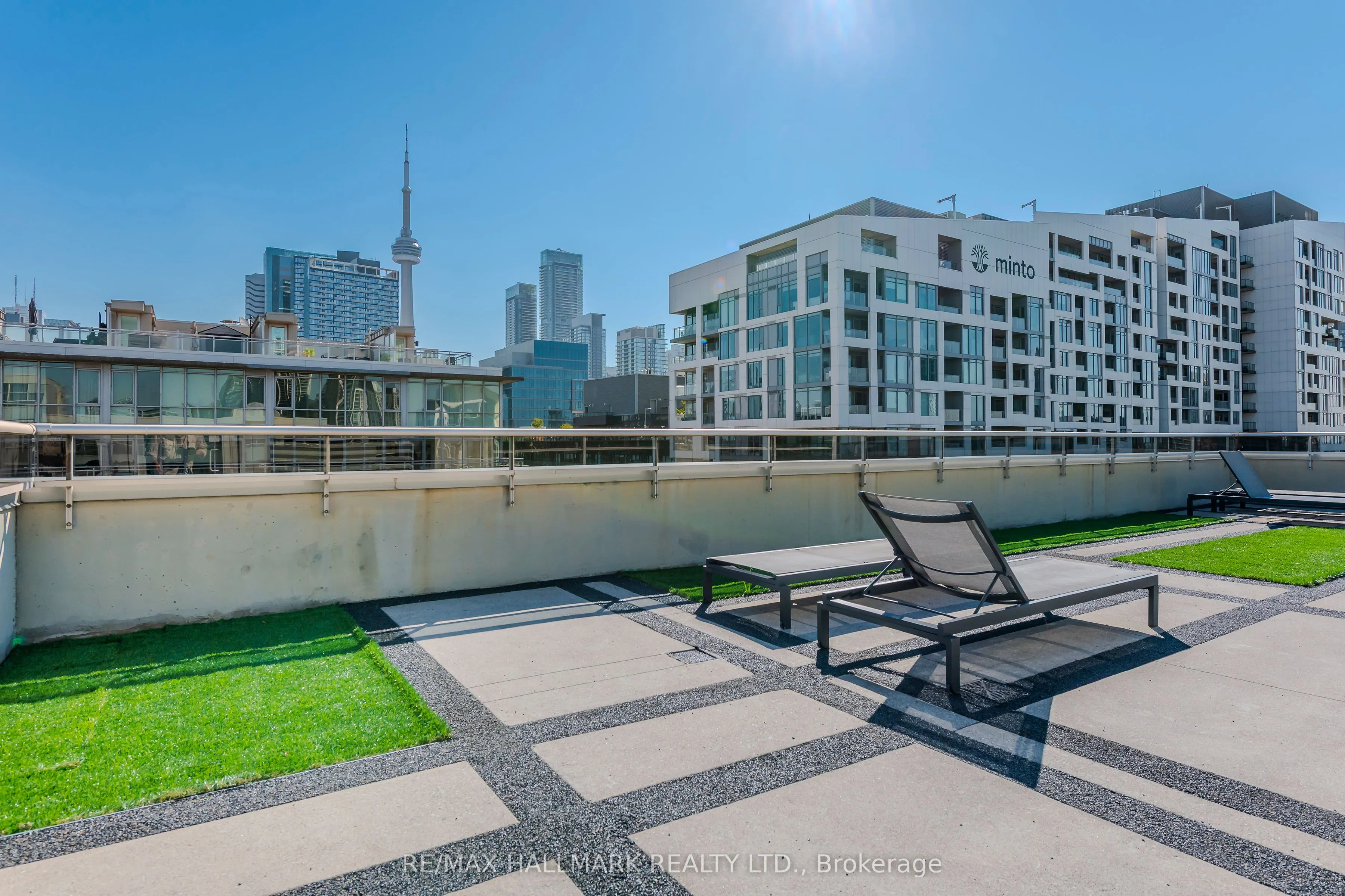 60 Bathurst Street, #910