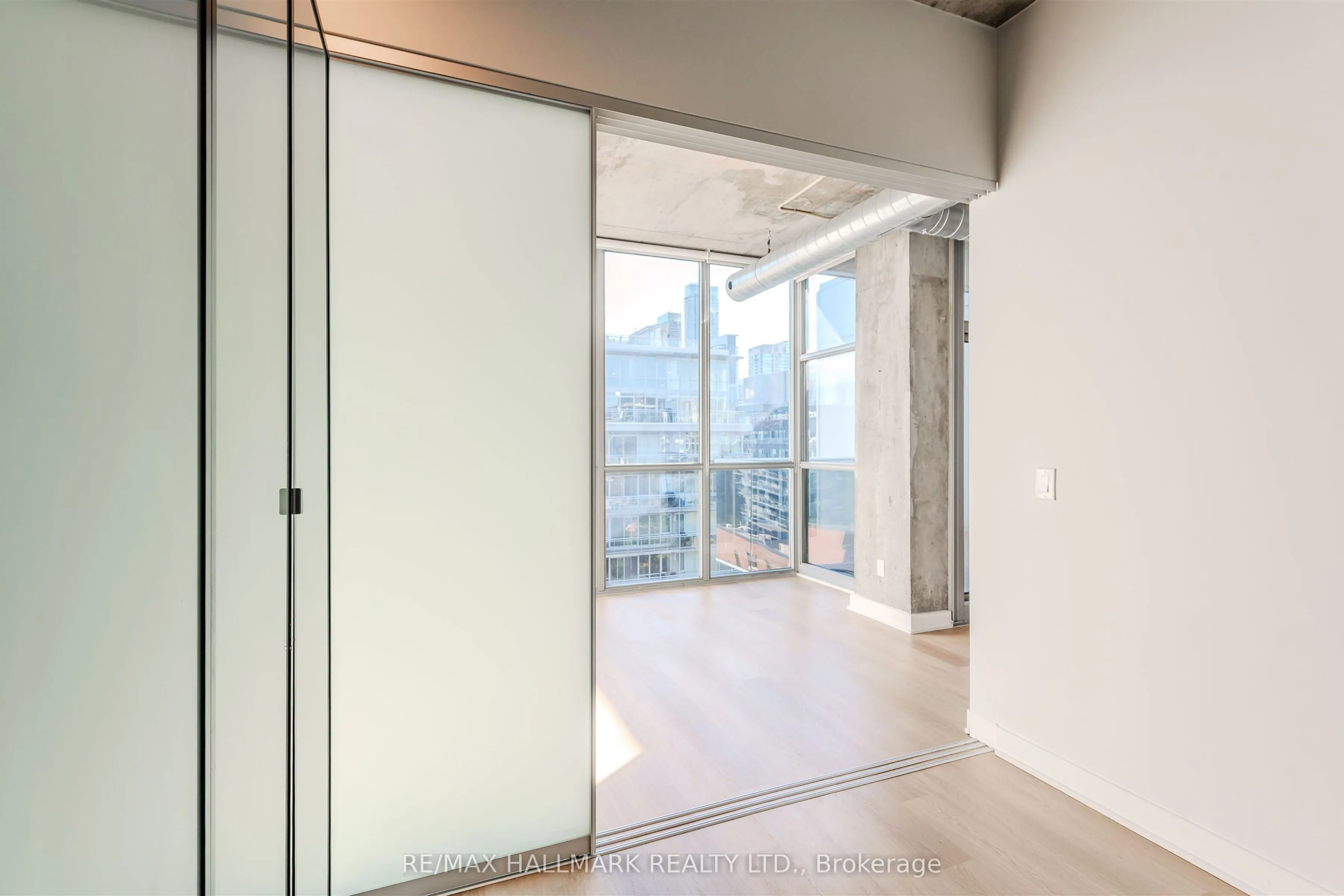 60 Bathurst Street, #910