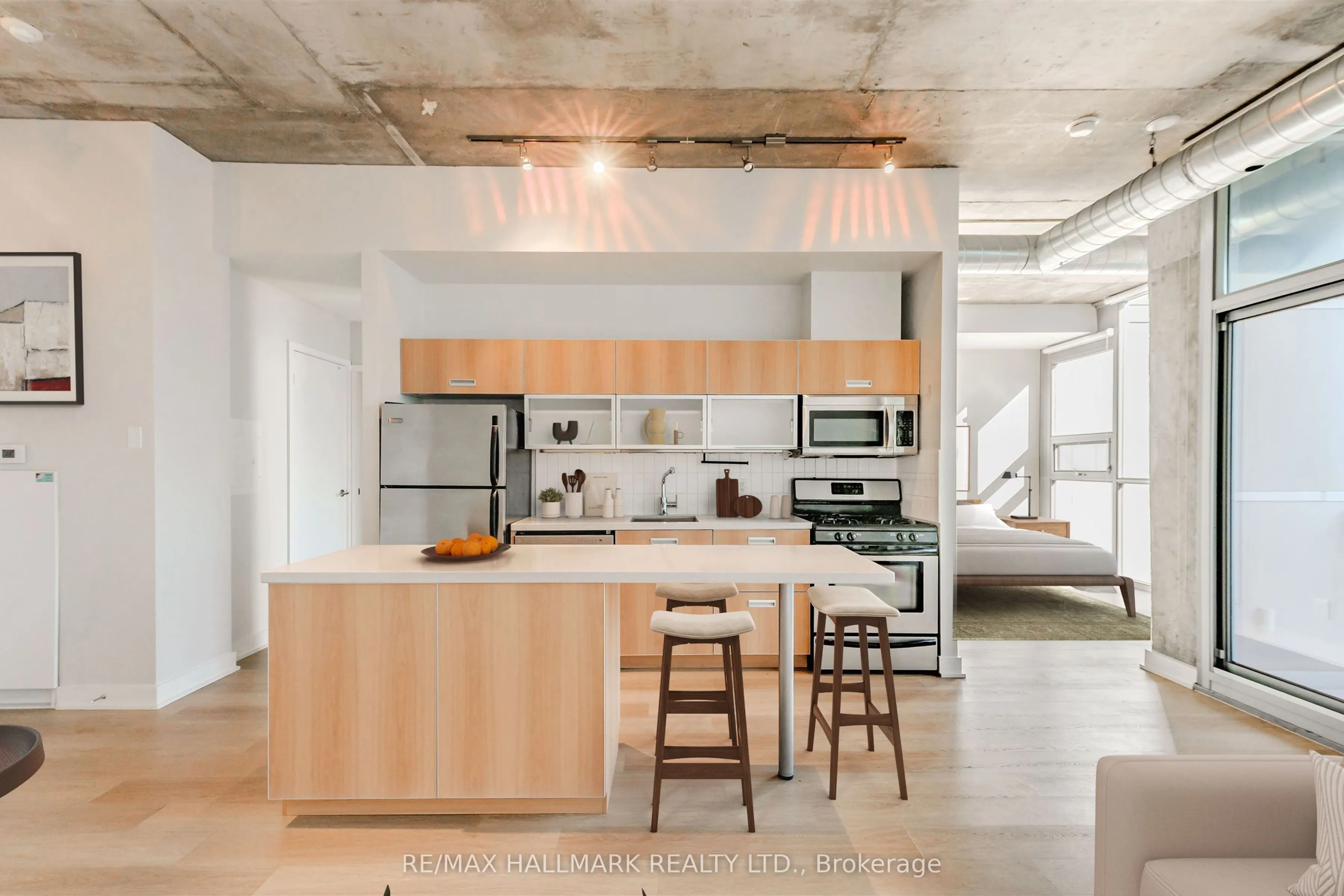 60 Bathurst Street, #910
