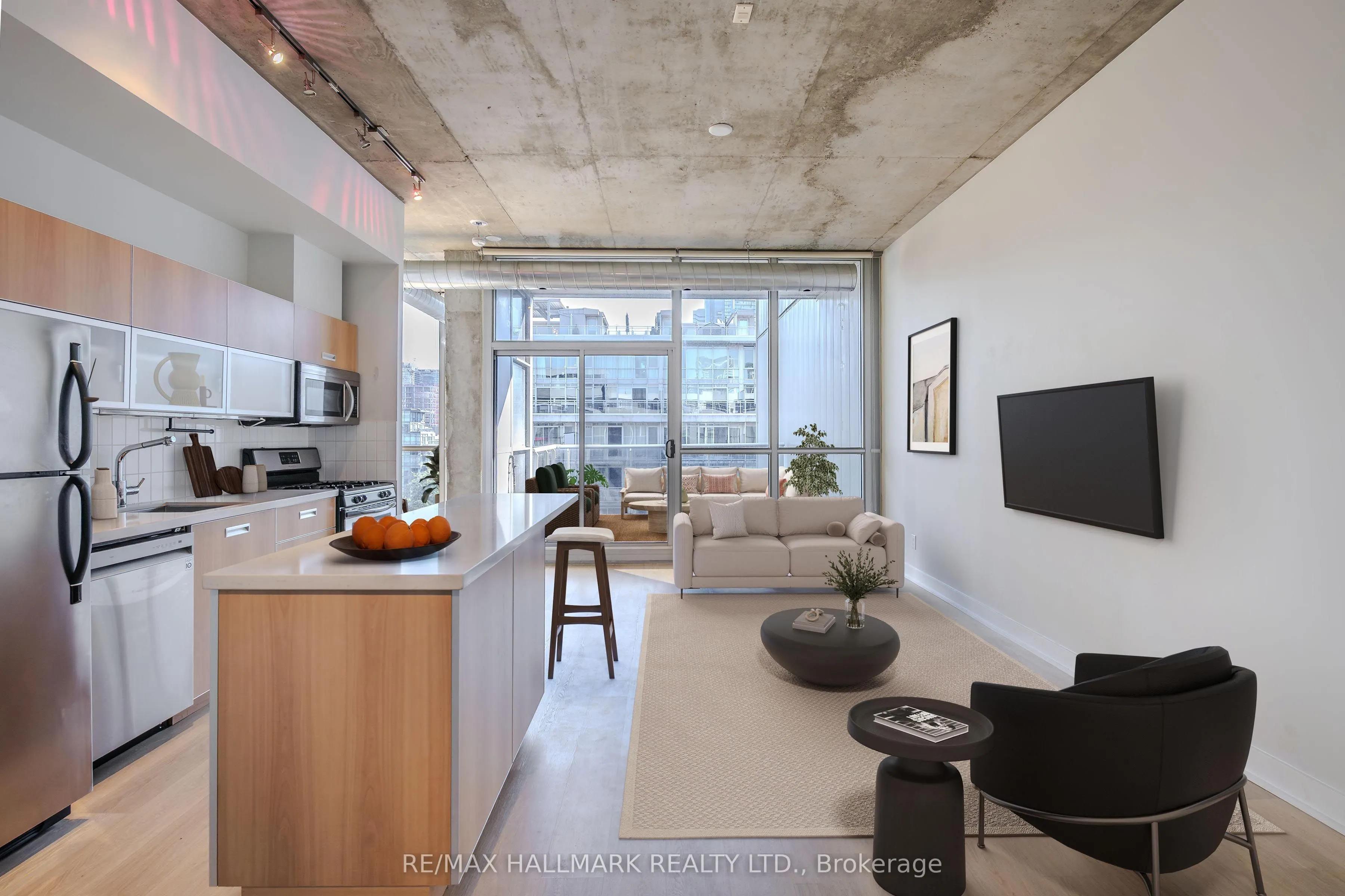 60 Bathurst Street, #910