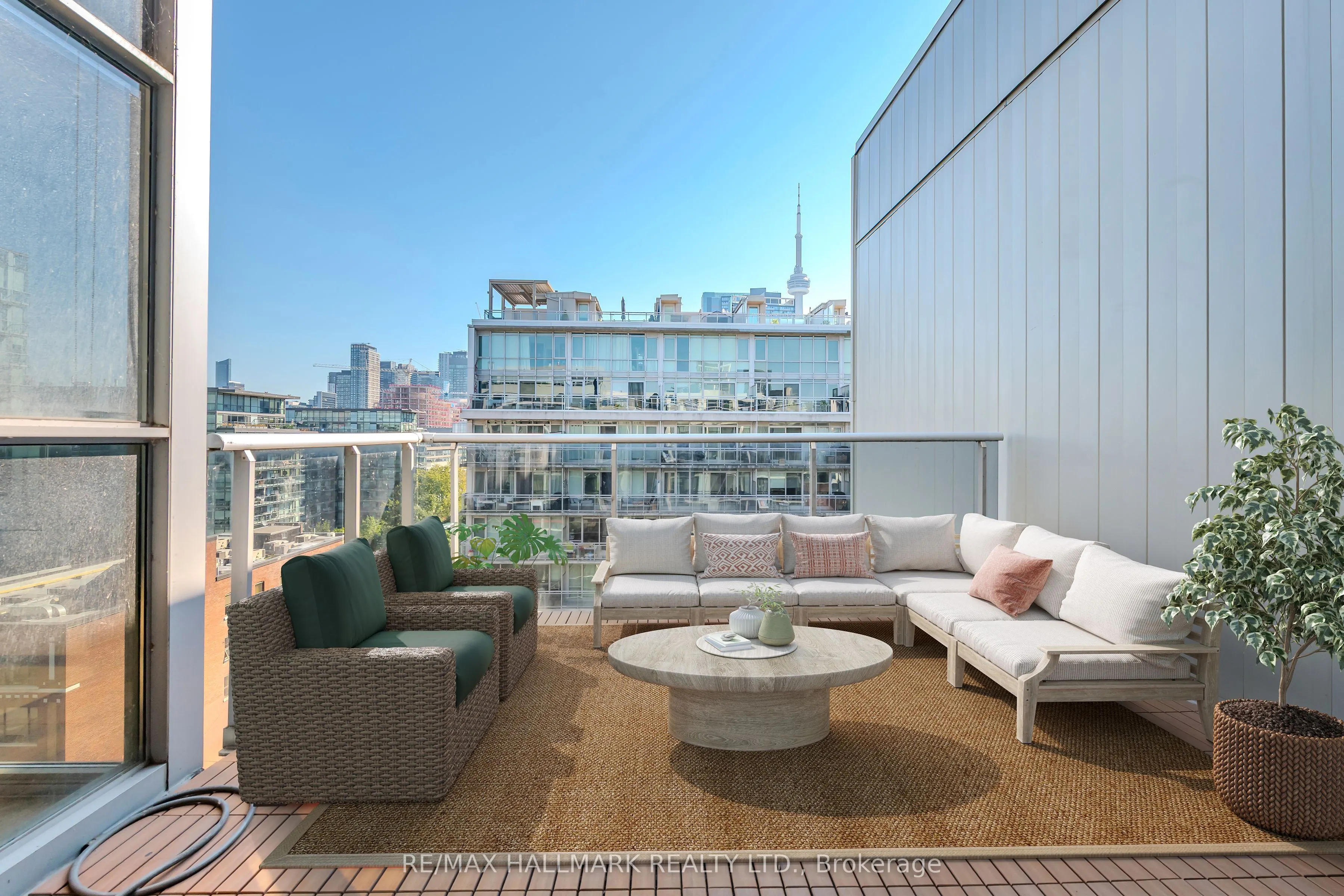 60 Bathurst Street, #910