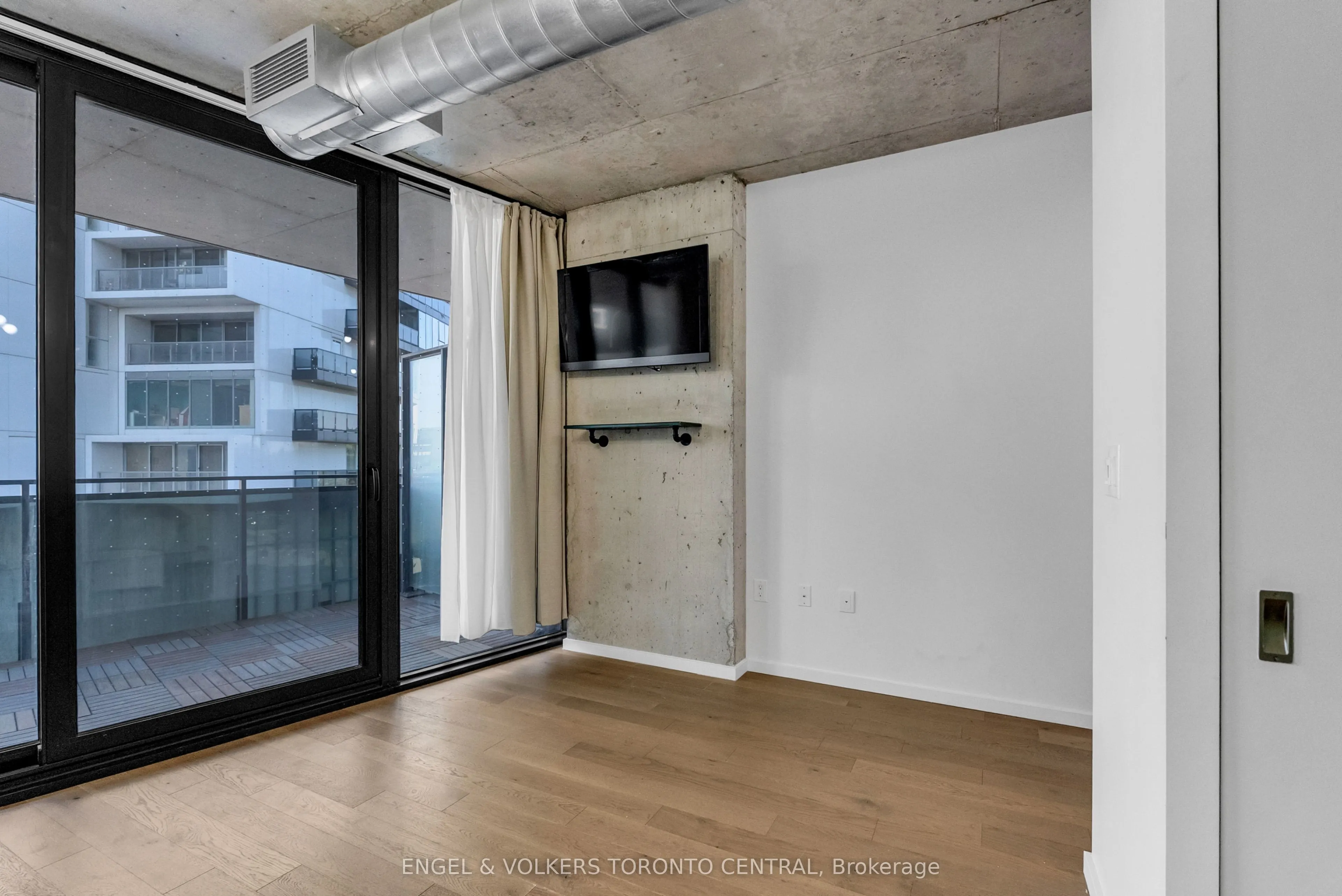 21 Lawren Harris Square, #310