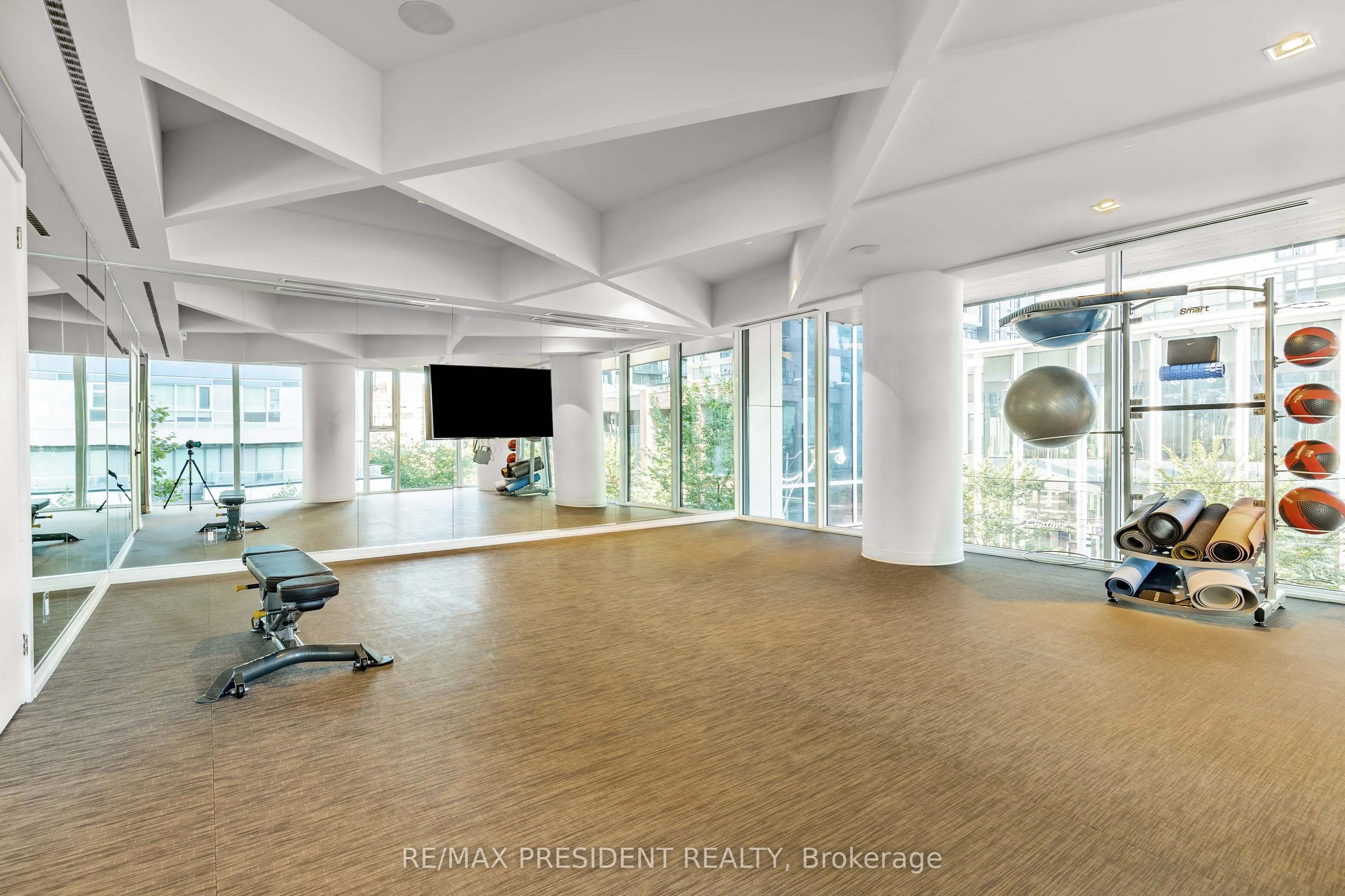 20 Tubman Avenue, #2401