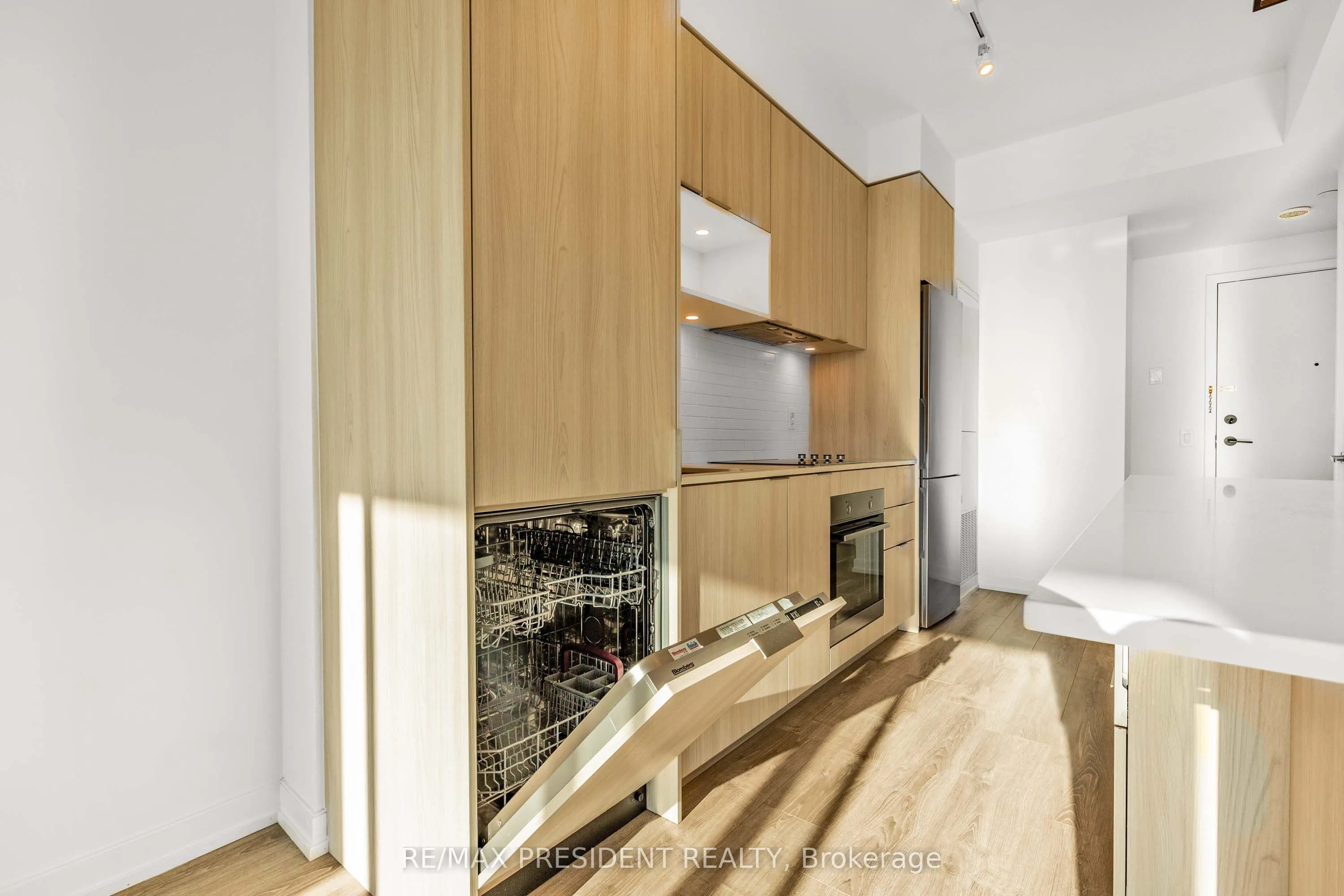 20 Tubman Avenue, #2401