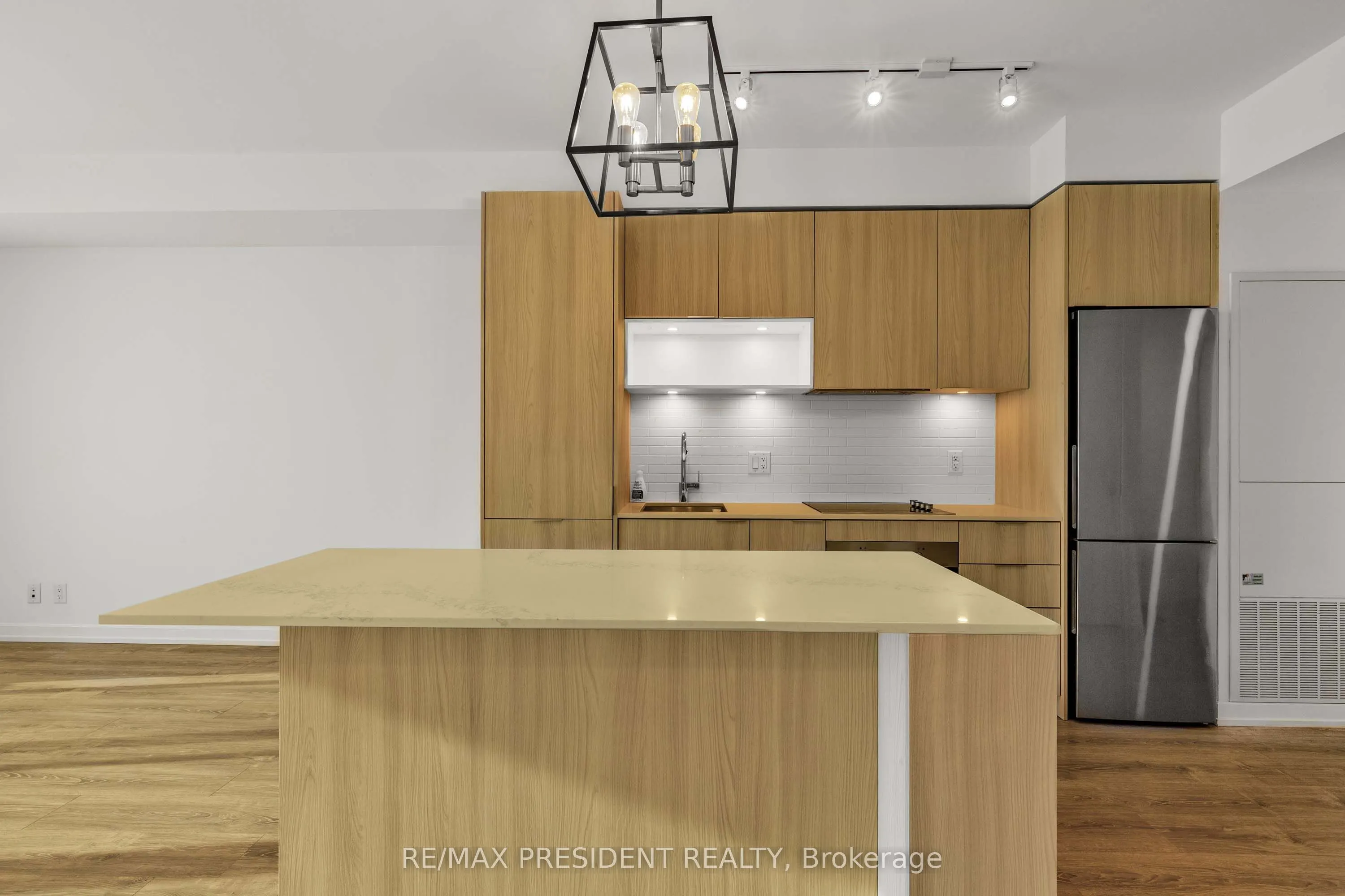 20 Tubman Avenue, #2401