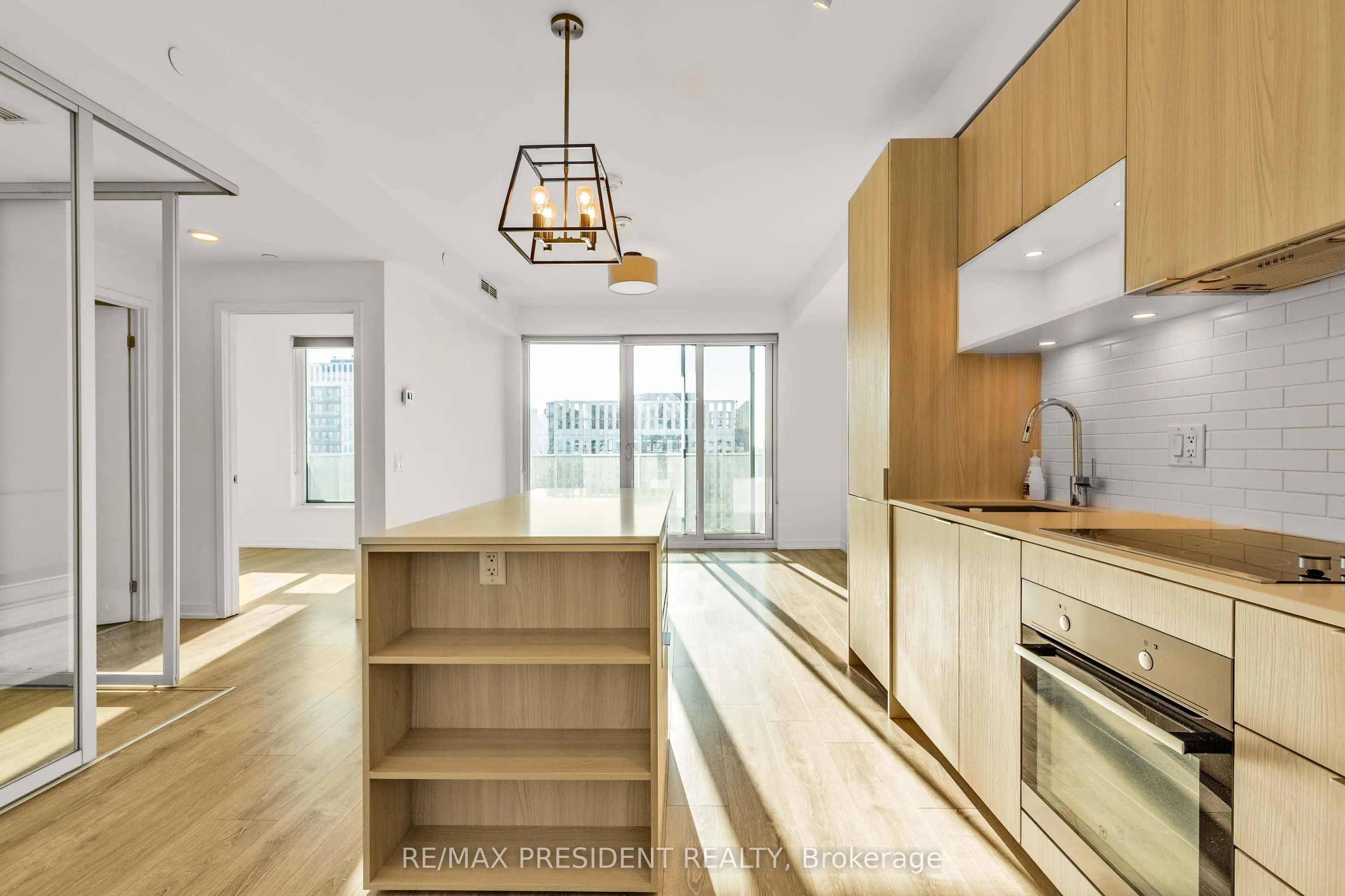 20 Tubman Avenue, #2401