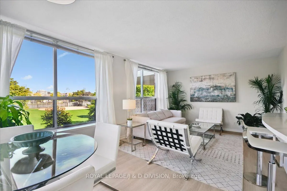 245 Davisville Avenue, #405