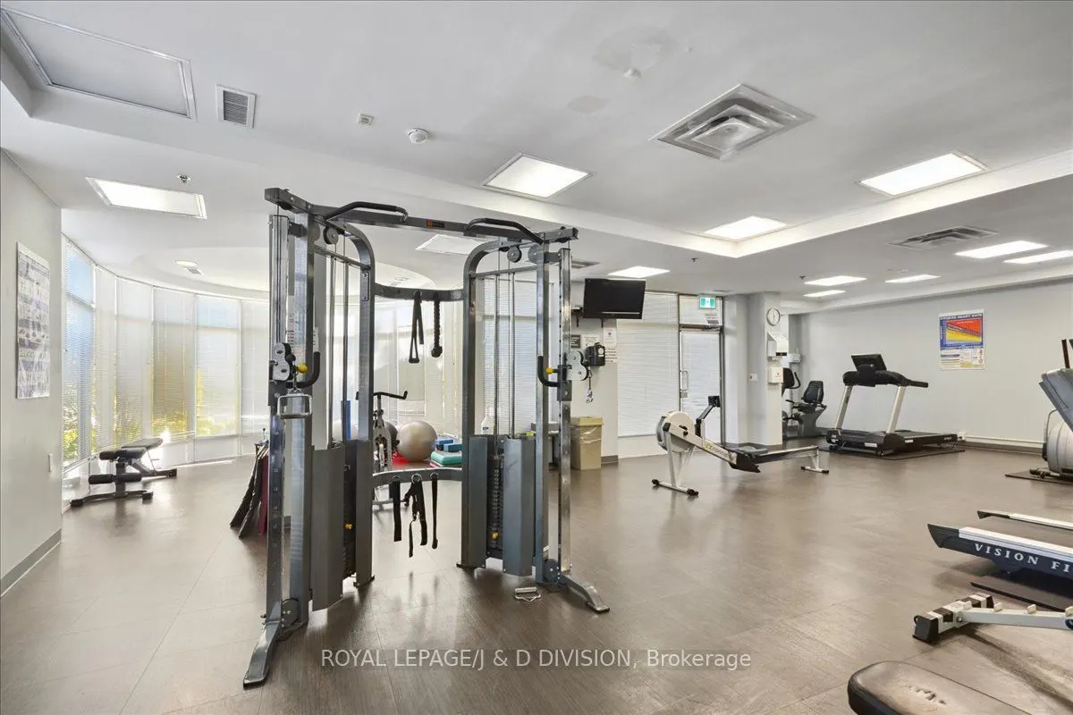 245 Davisville Avenue, #405