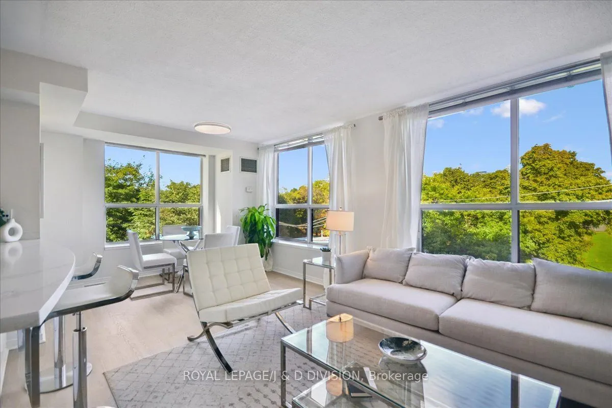 245 Davisville Avenue, #405