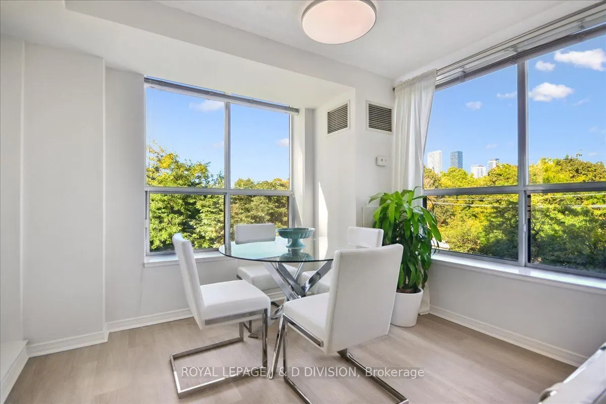 245 Davisville Avenue, #405