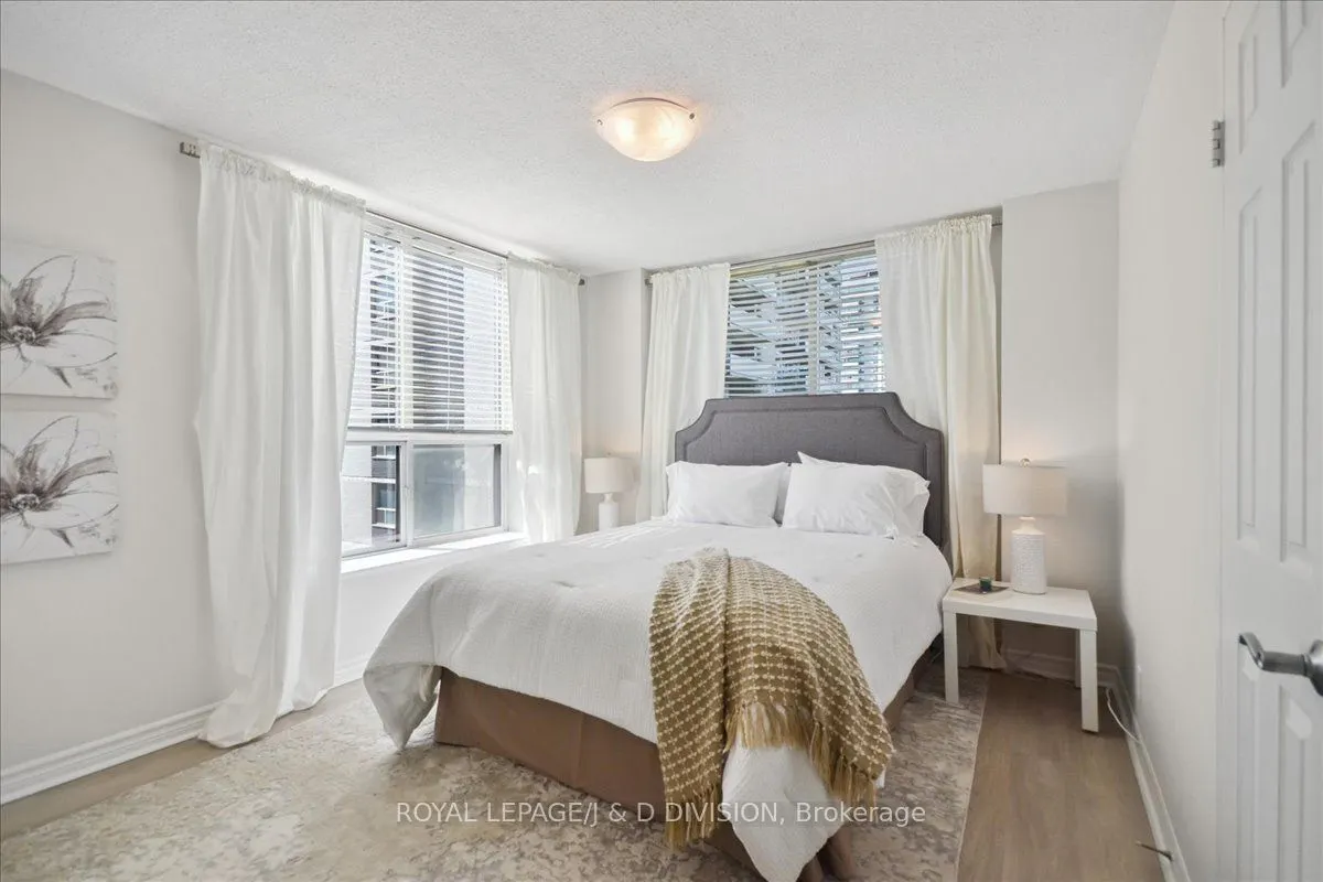 245 Davisville Avenue, #405