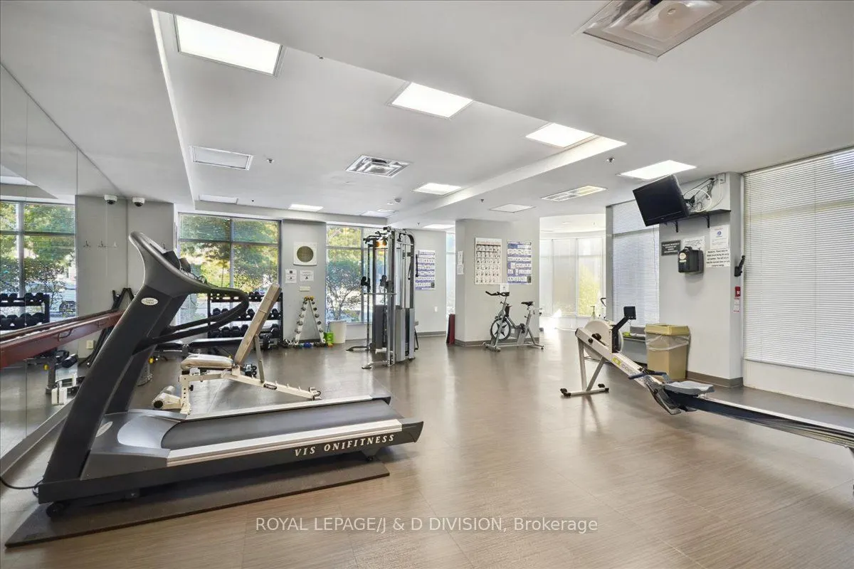 245 Davisville Avenue, #405
