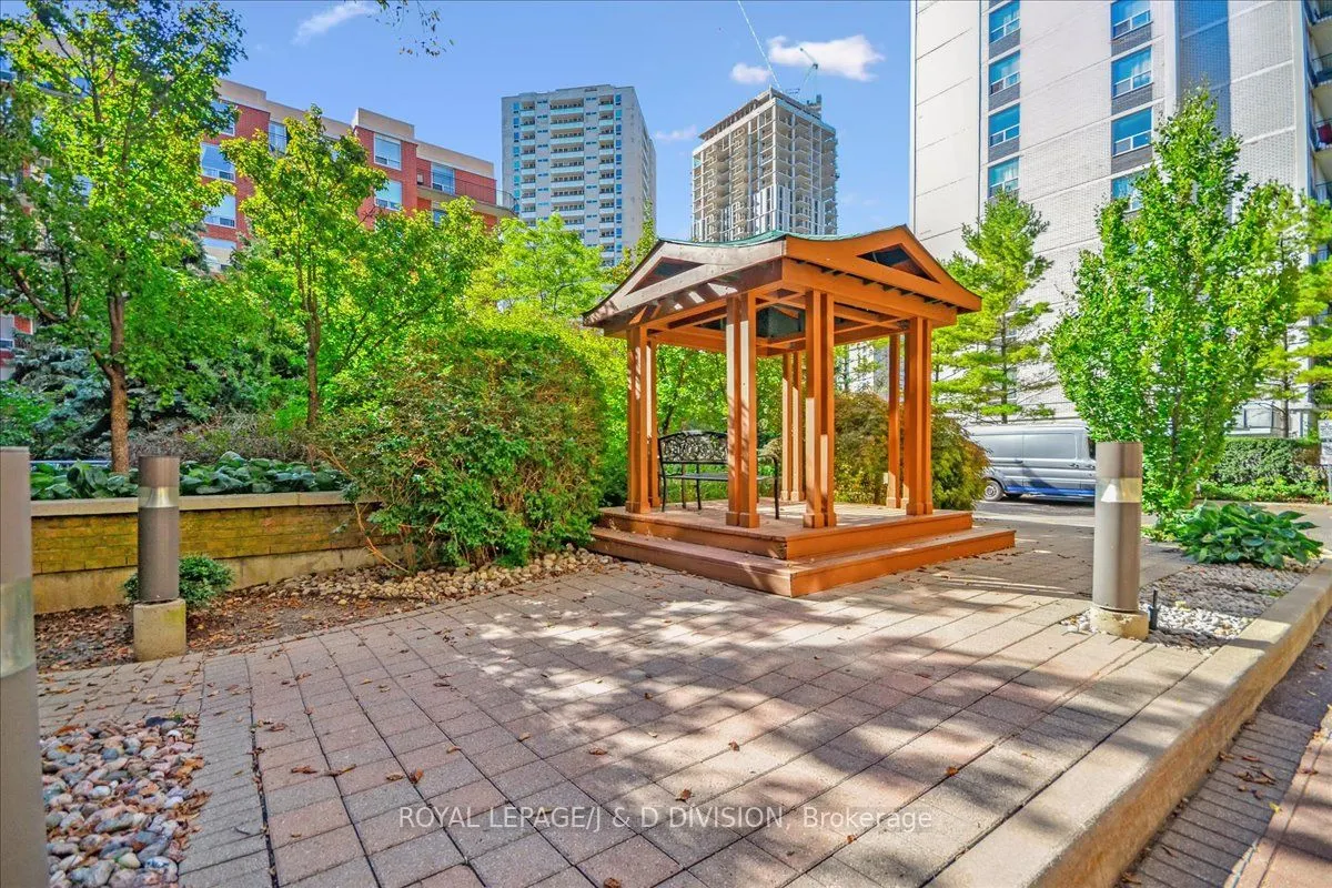 245 Davisville Avenue, #405