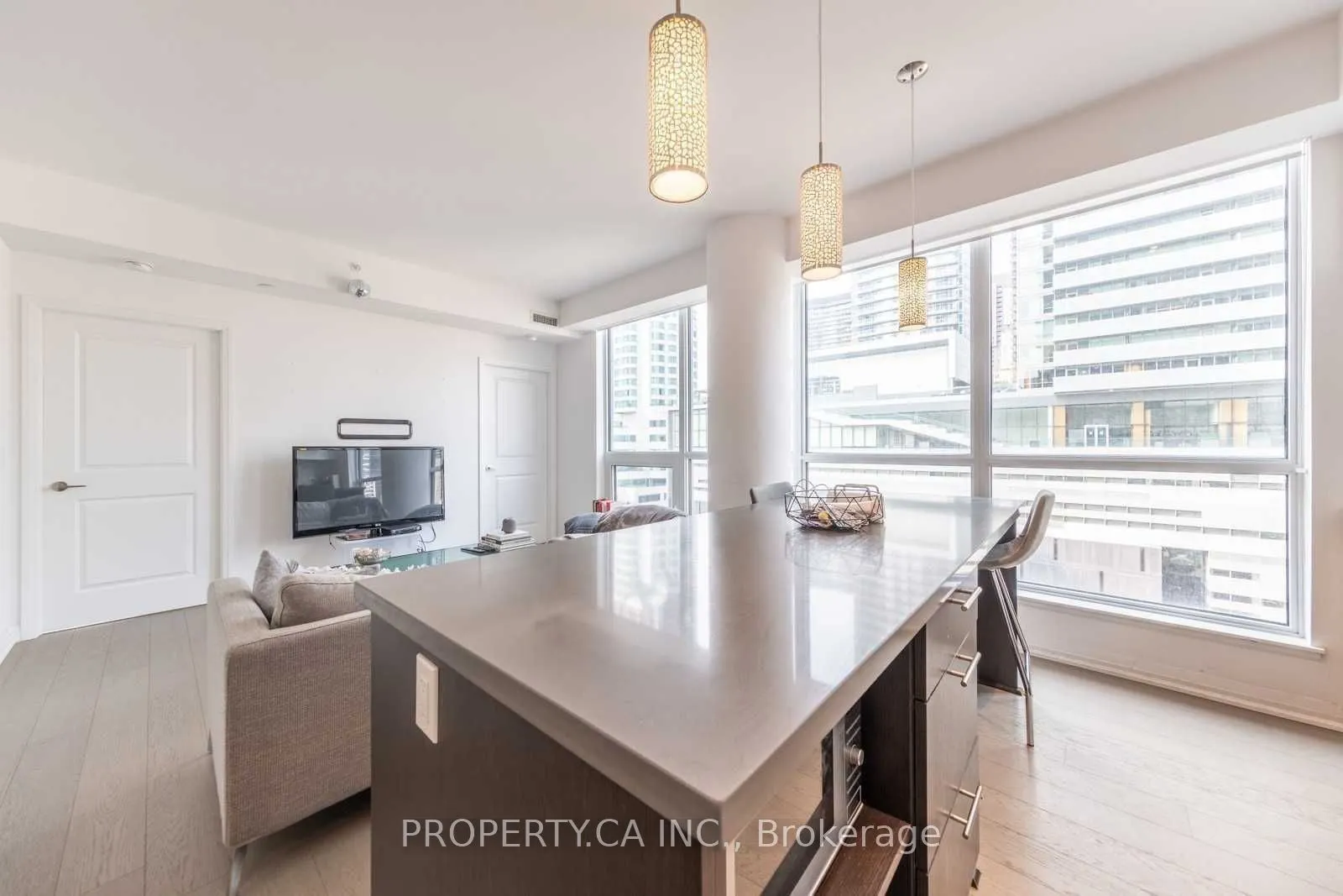 8 Mercer Street, #911