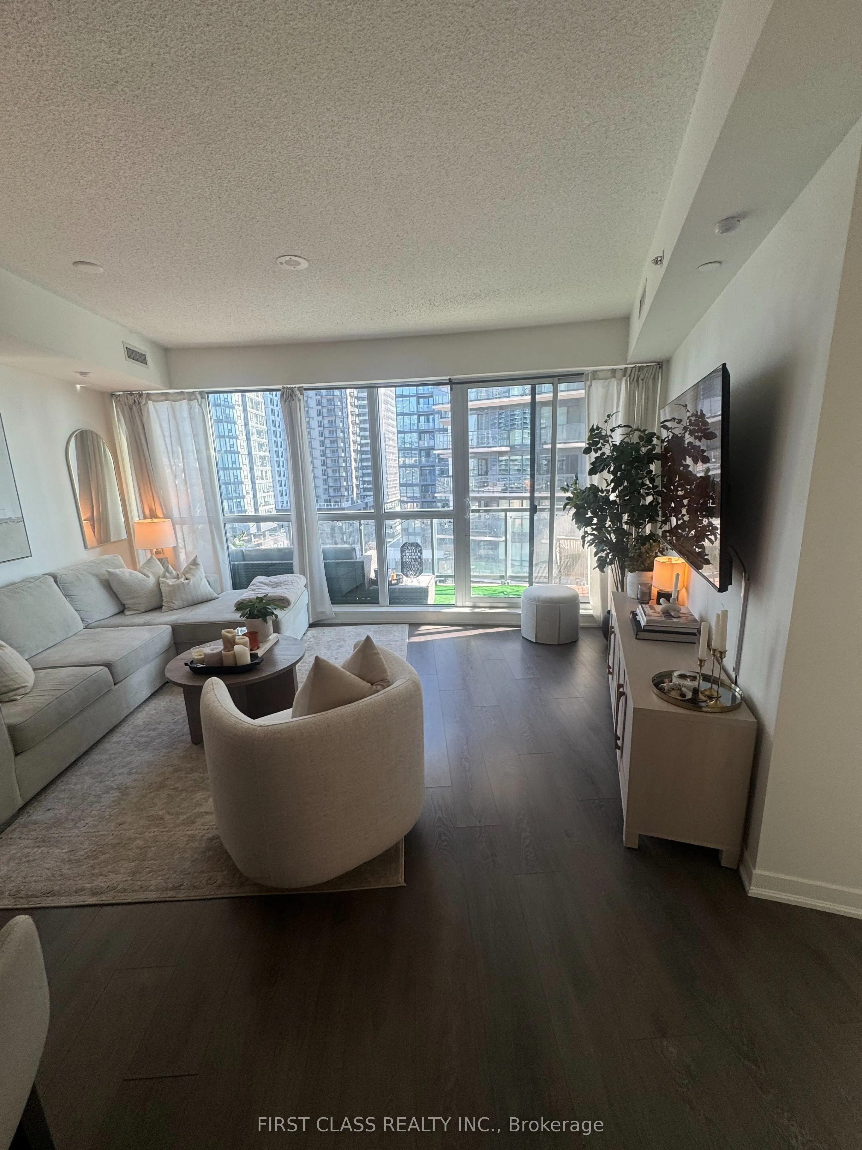 51 East Liberty Street E, #1007
