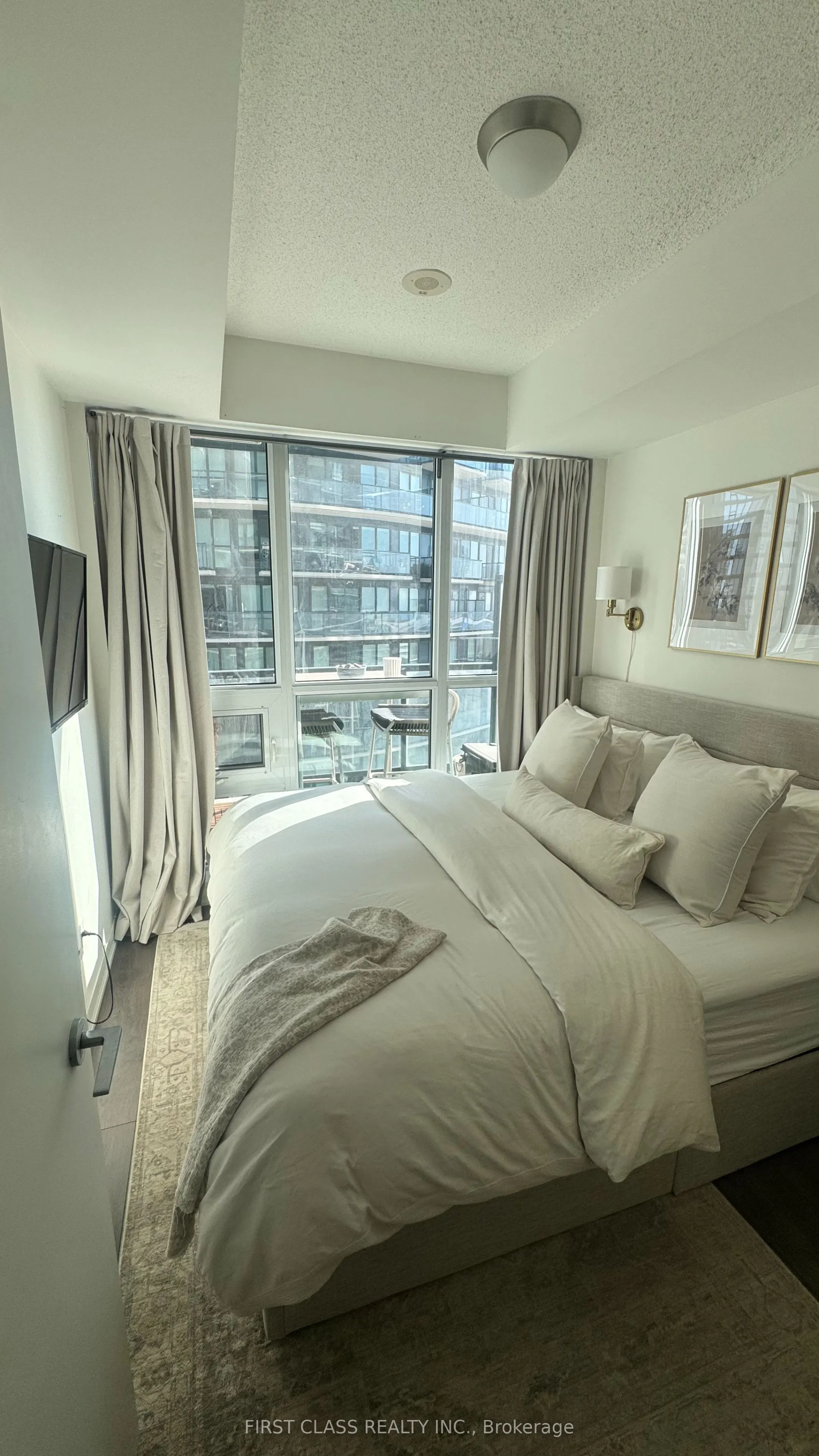 51 East Liberty Street E, #1007