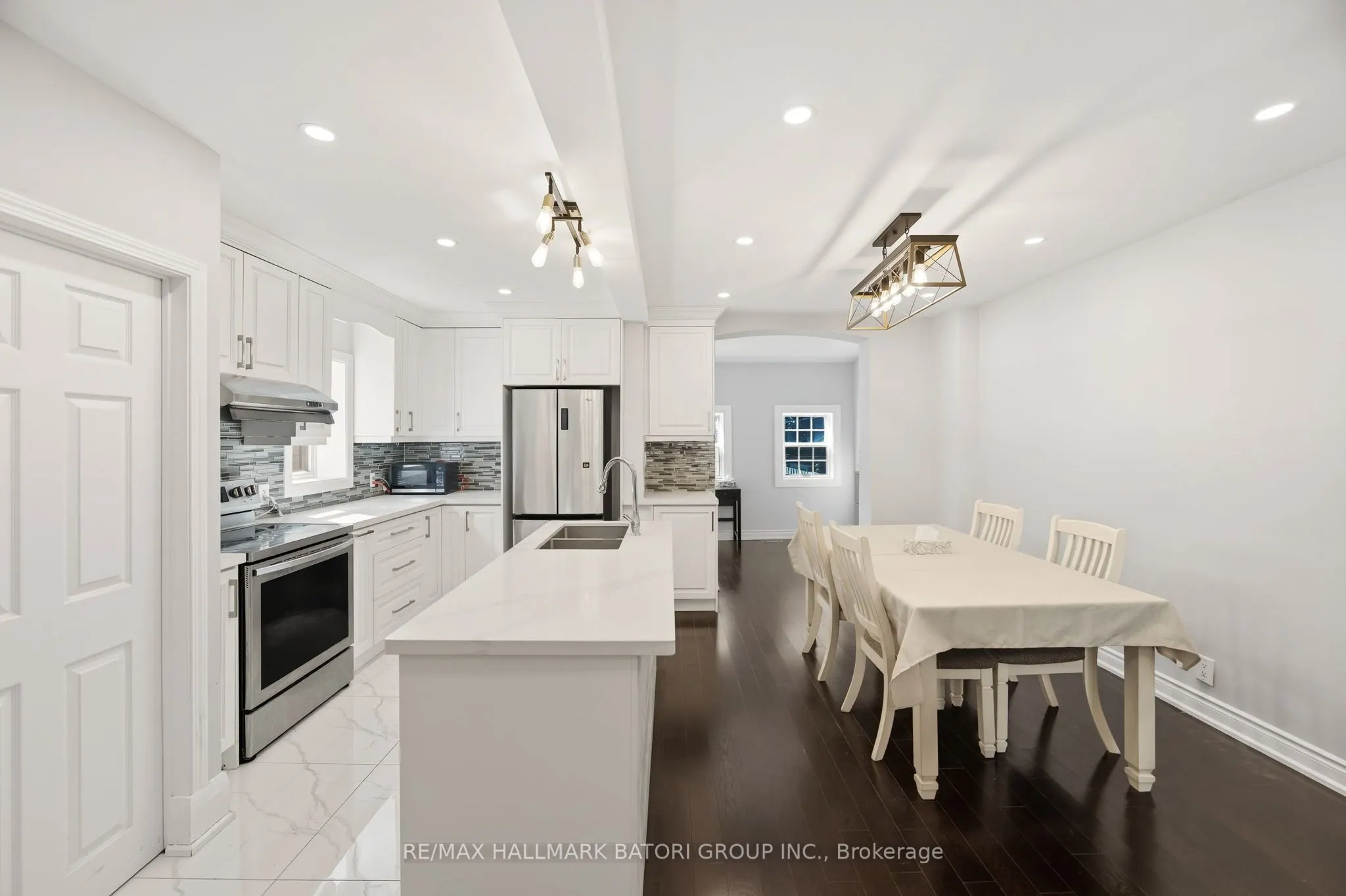6 Rosewell Avenue