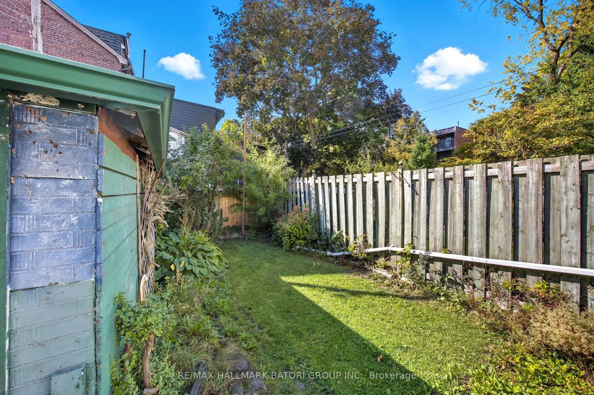 6 Rosewell Avenue