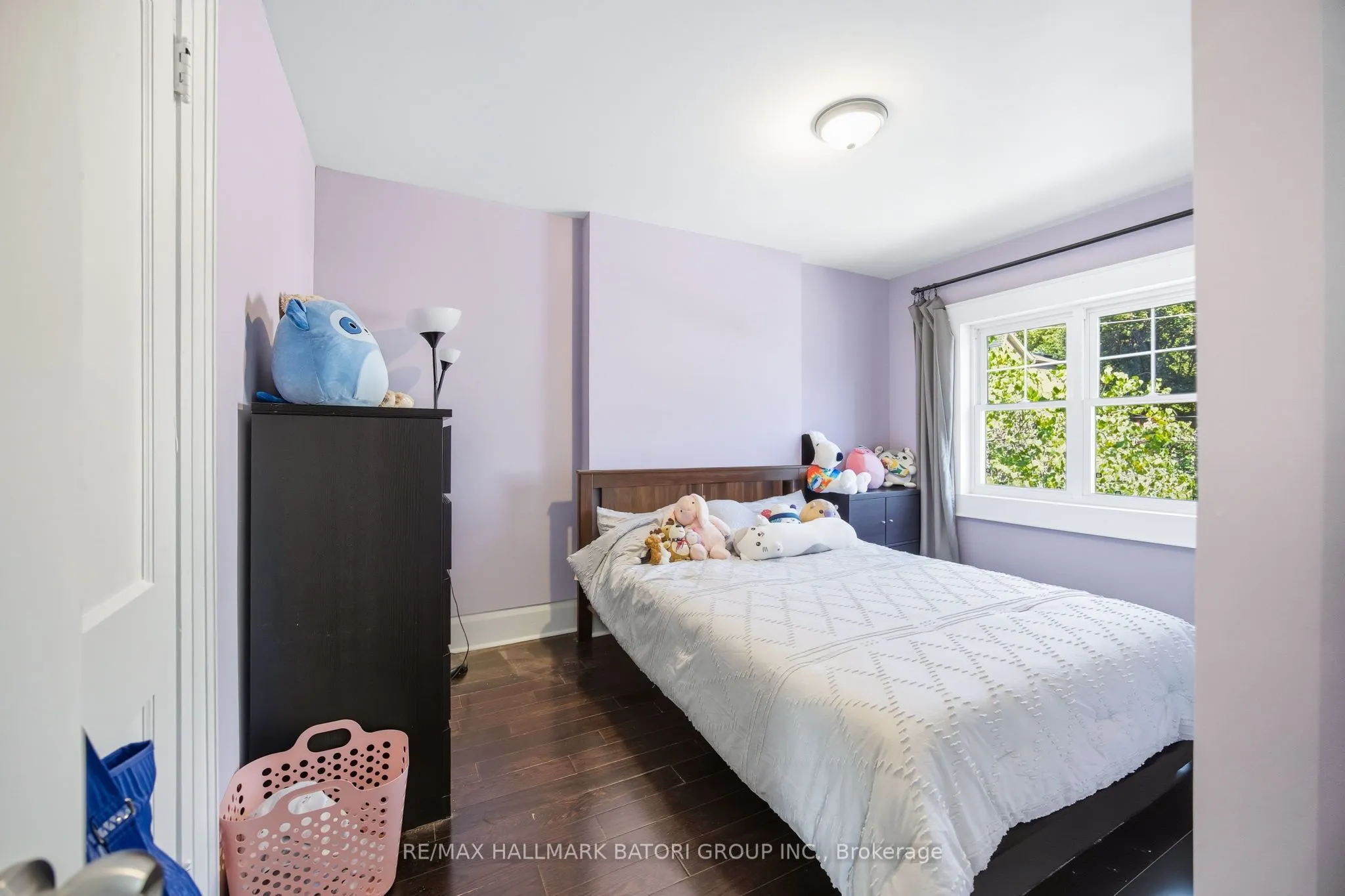 6 Rosewell Avenue