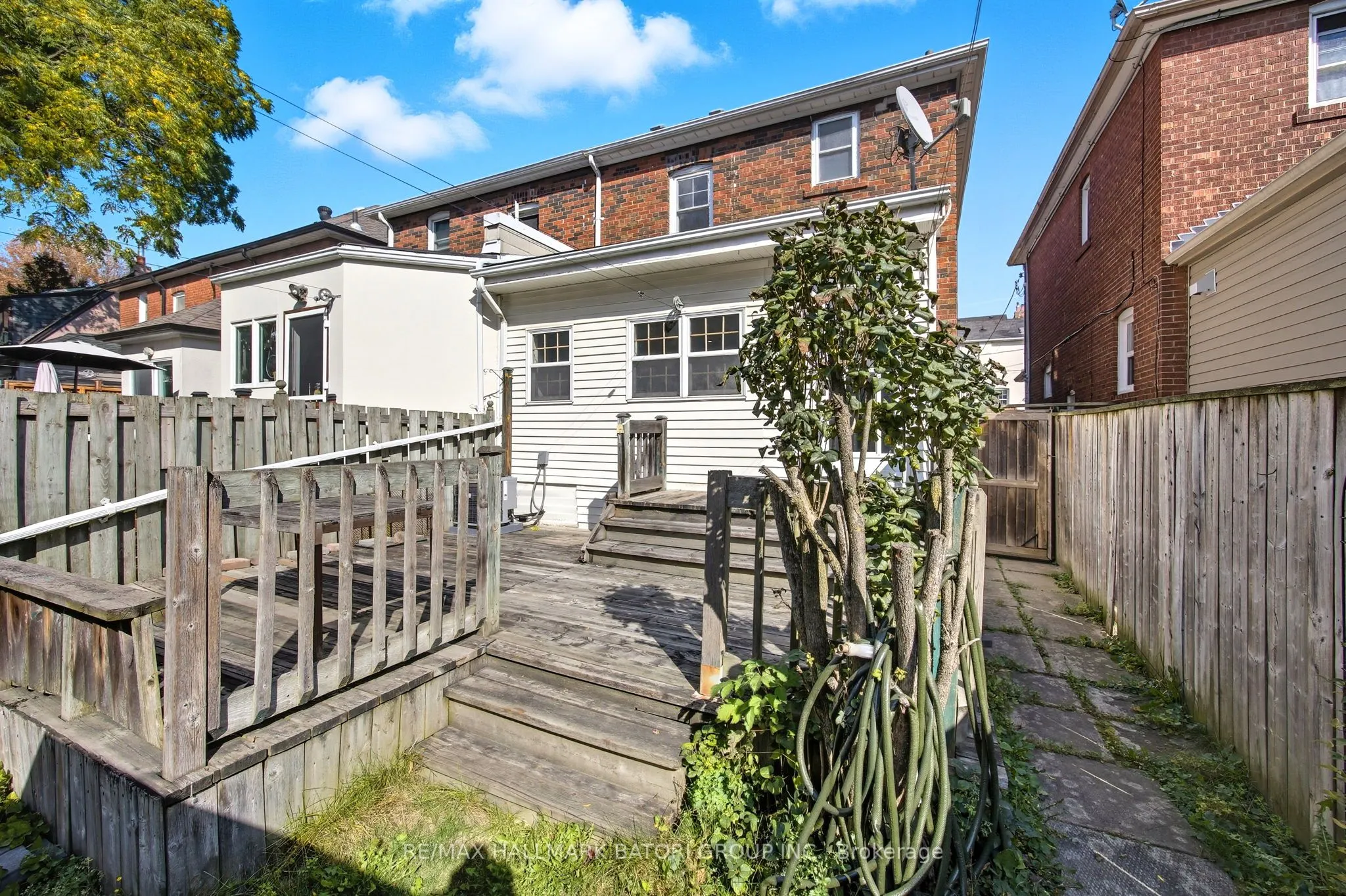 6 Rosewell Avenue
