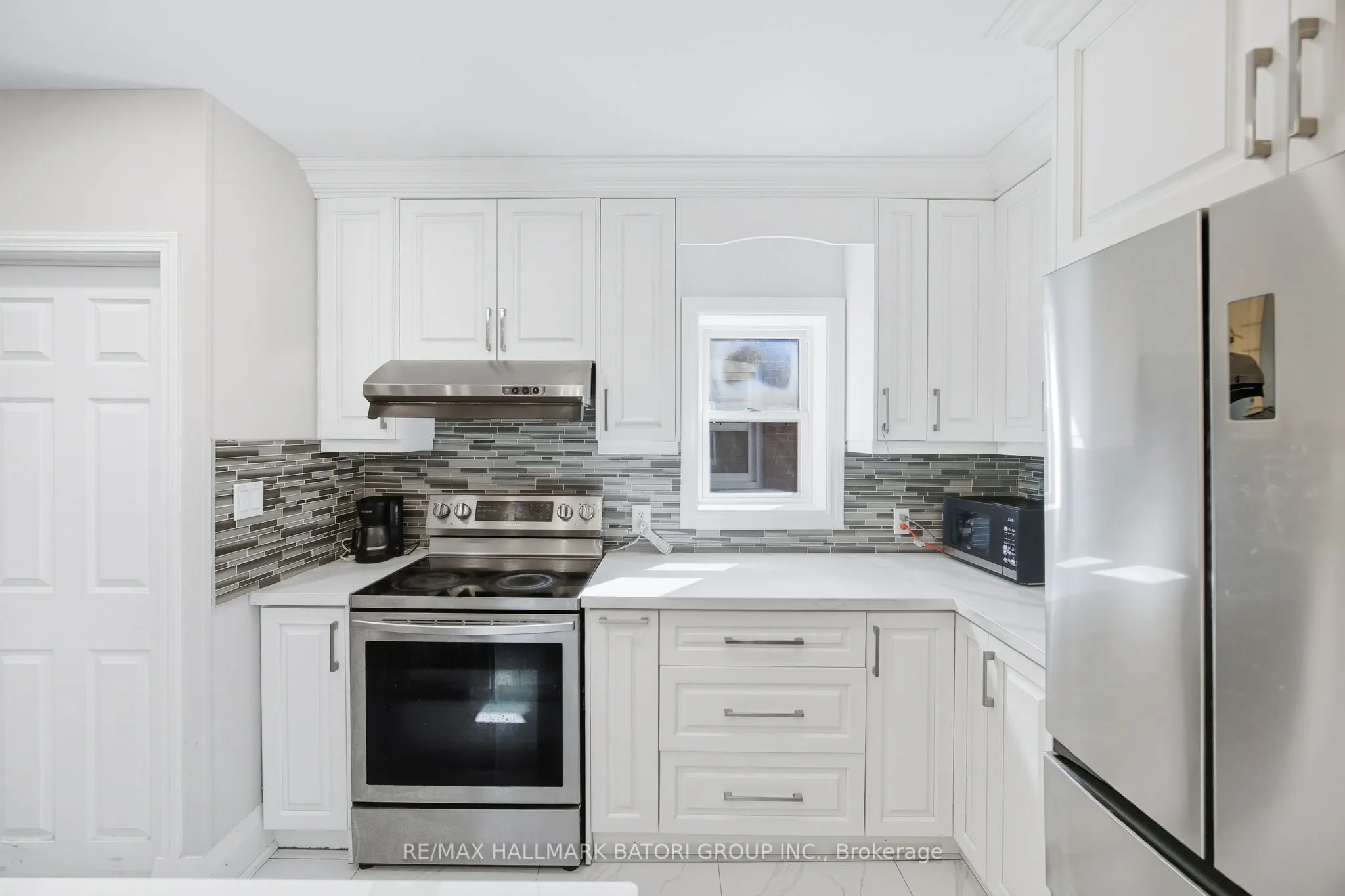 6 Rosewell Avenue