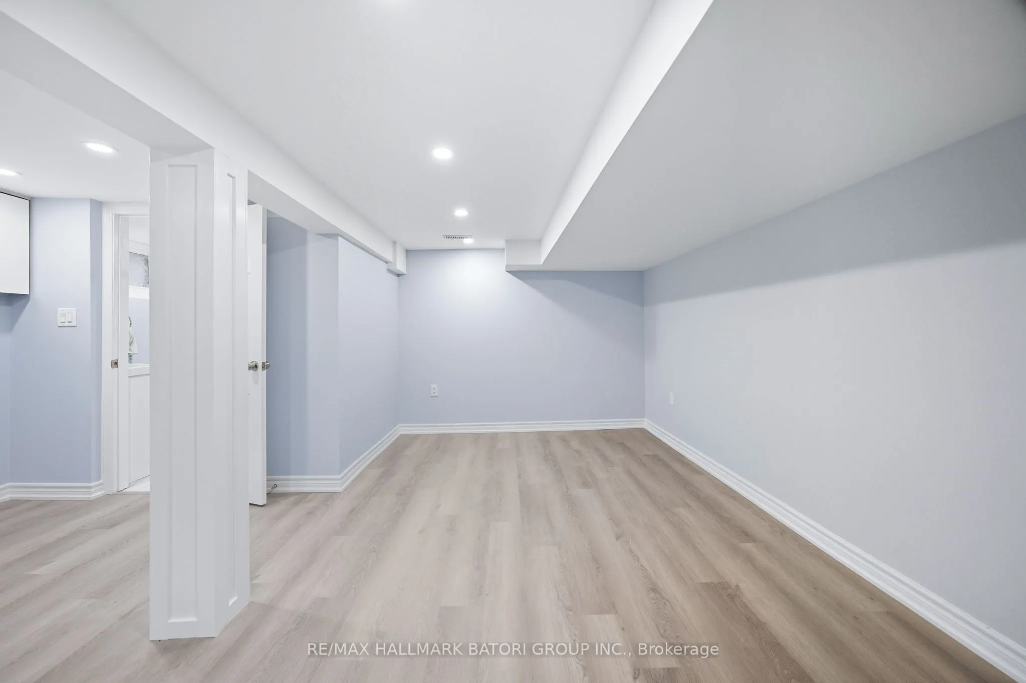 6 Rosewell Avenue