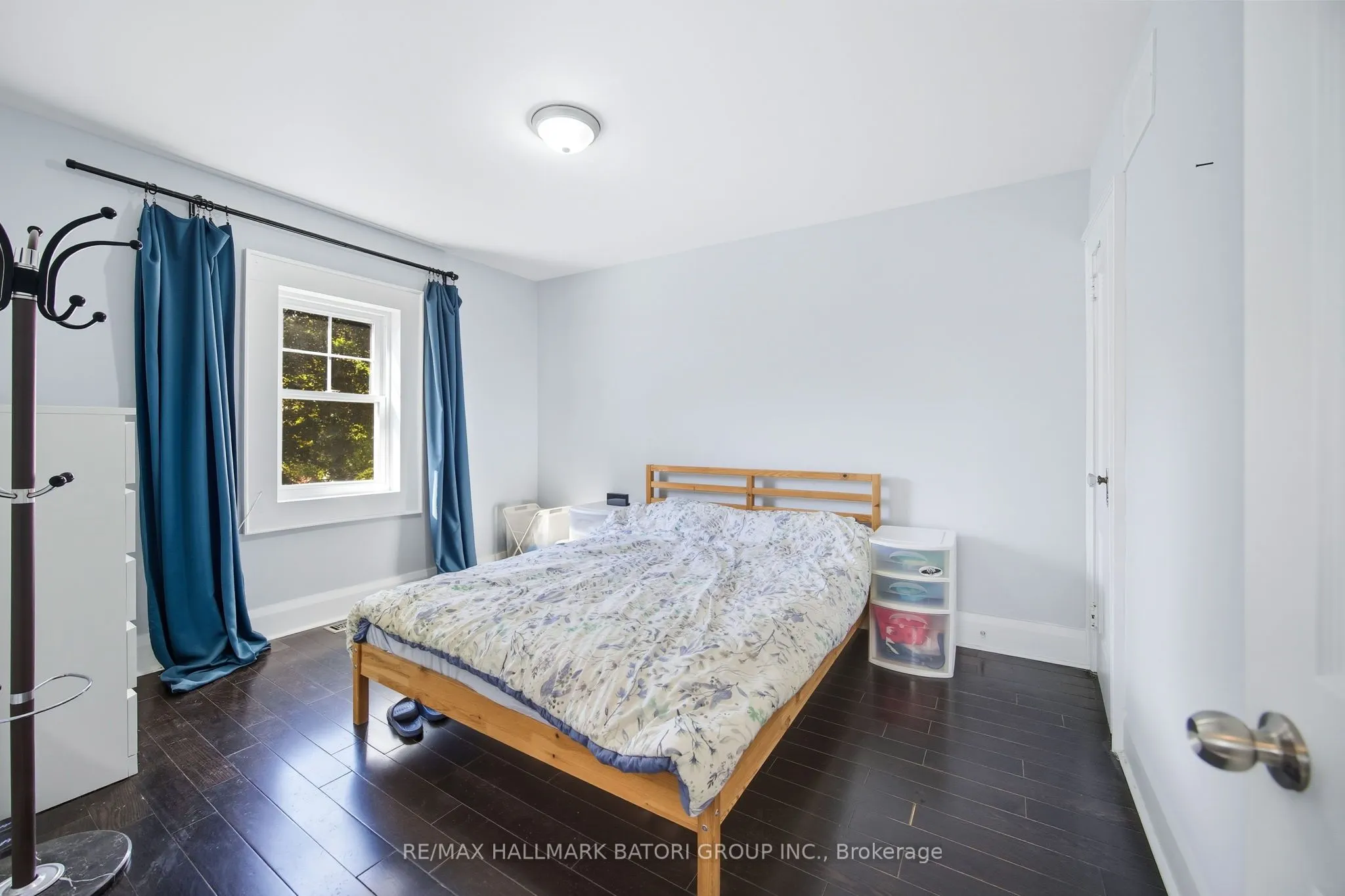 6 Rosewell Avenue