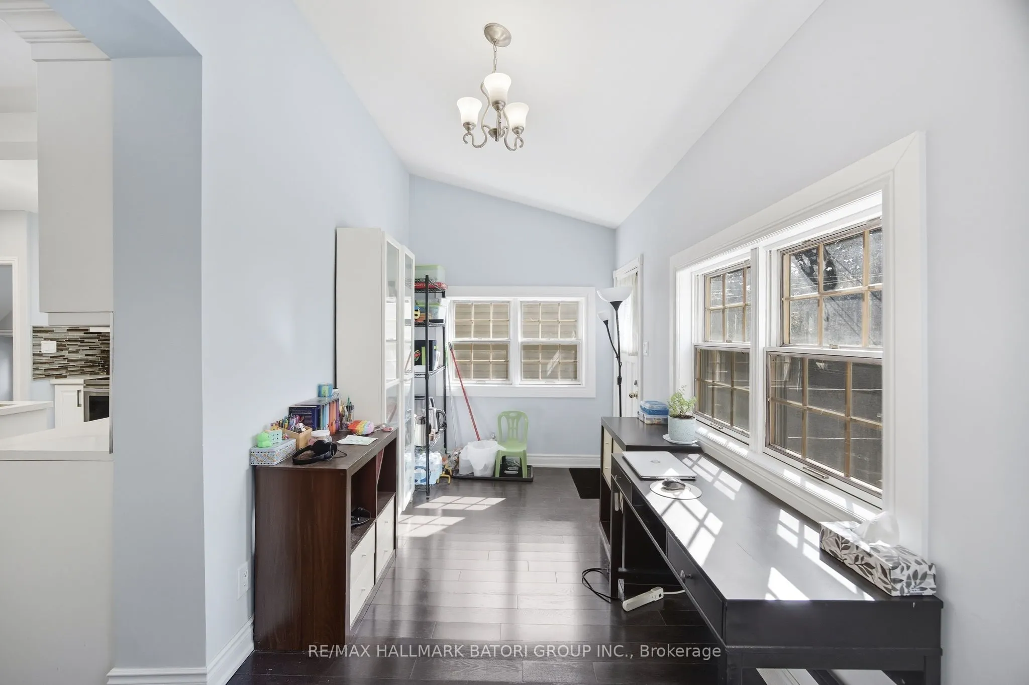 6 Rosewell Avenue