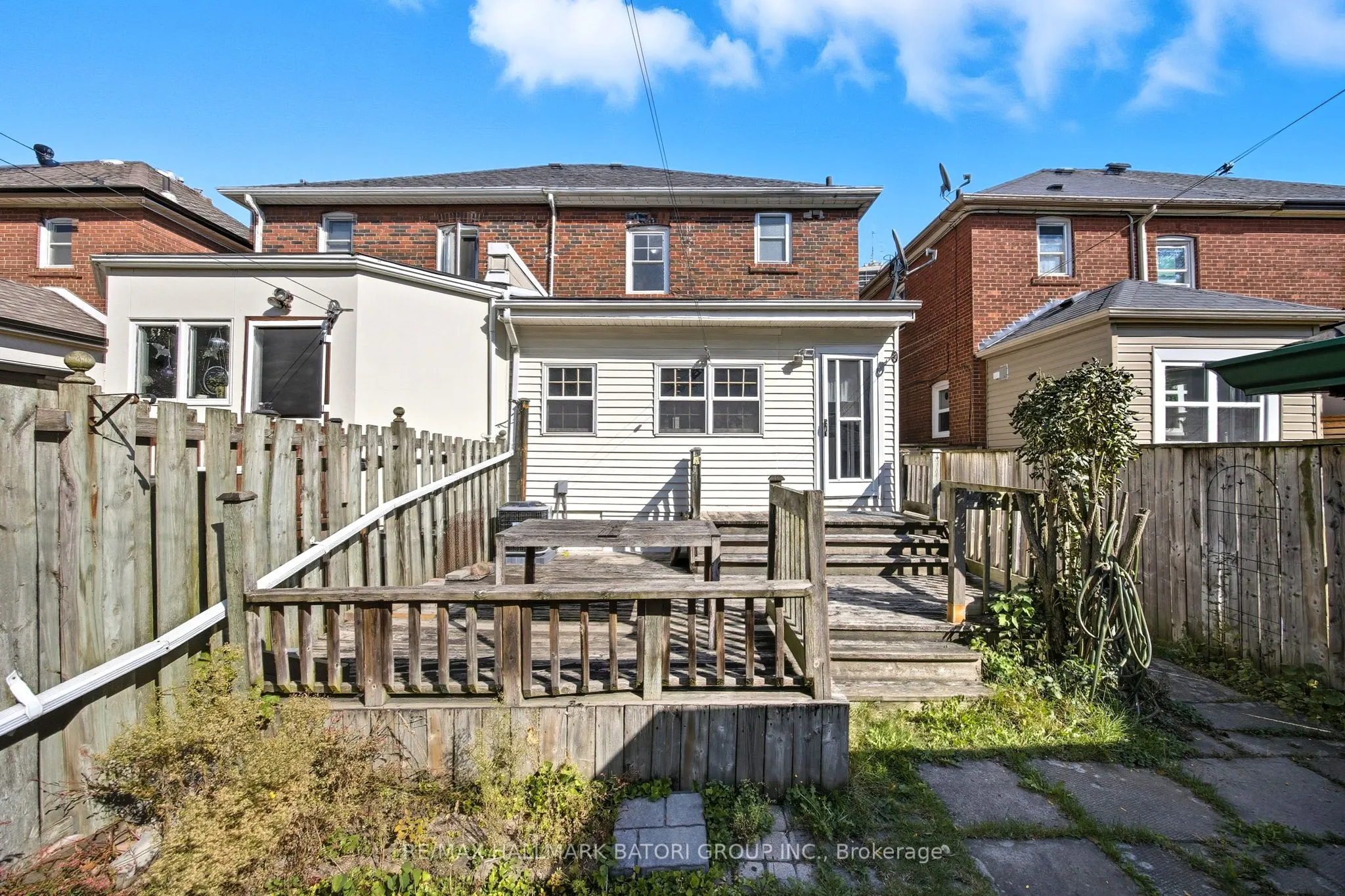 6 Rosewell Avenue