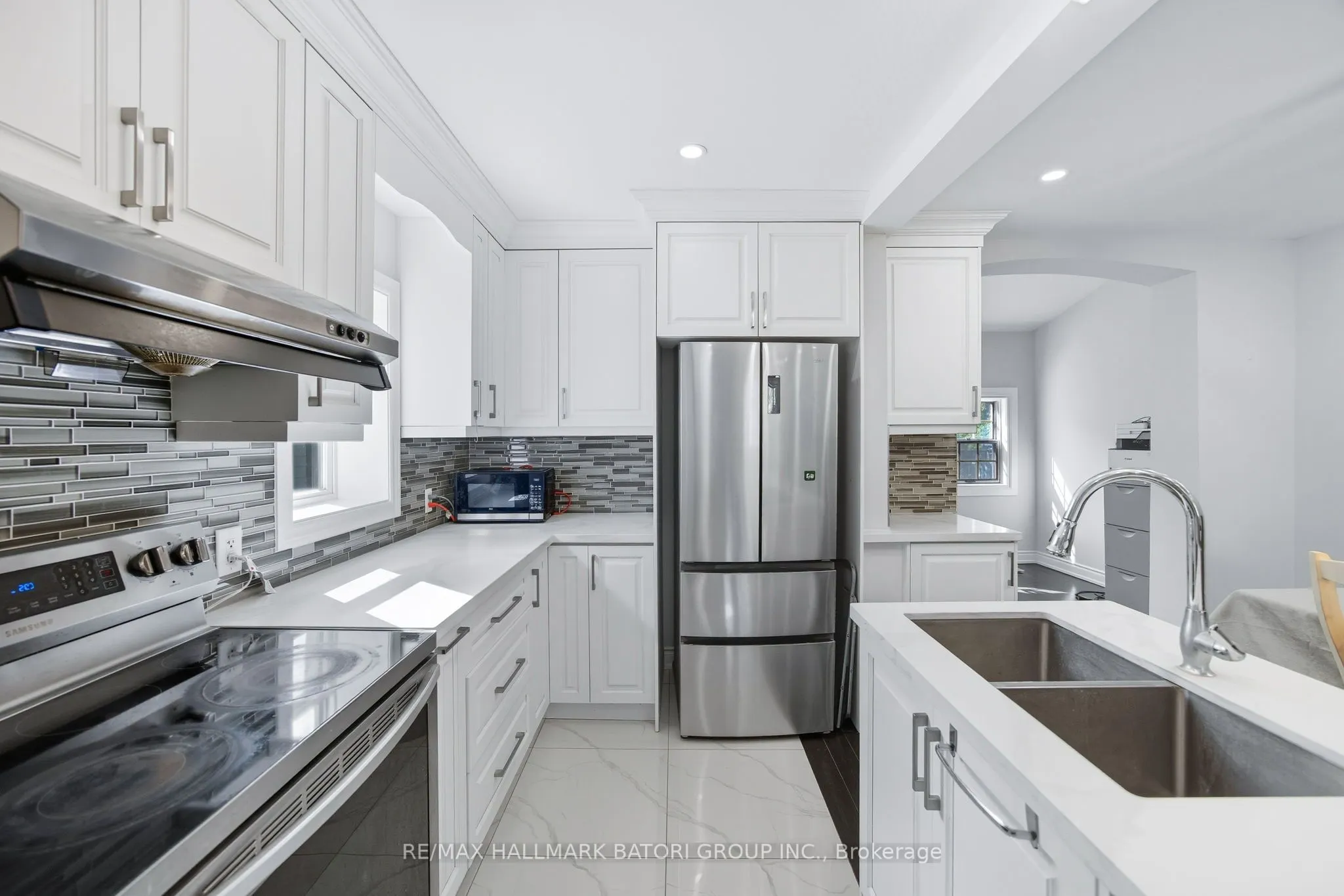 6 Rosewell Avenue