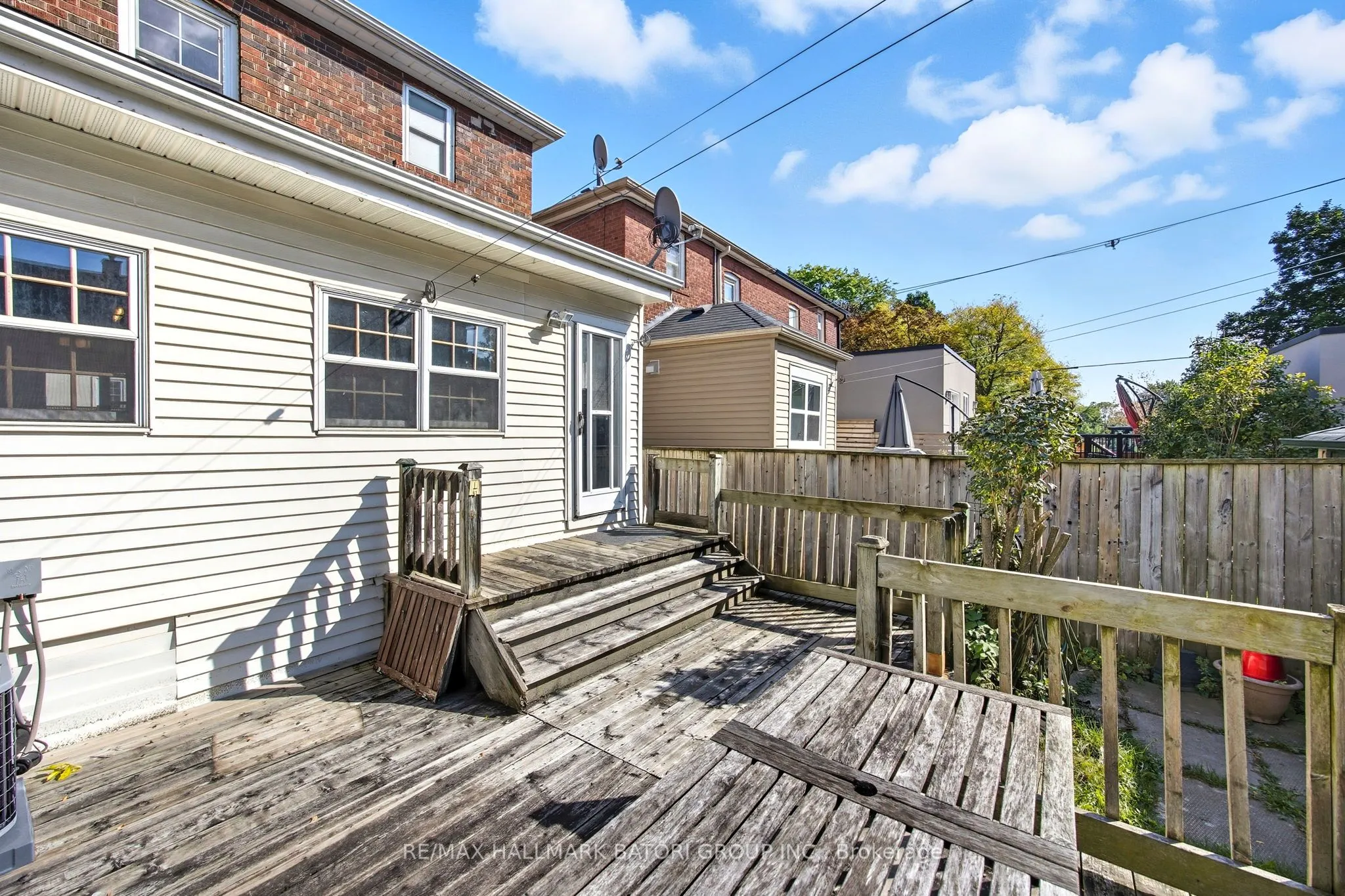 6 Rosewell Avenue