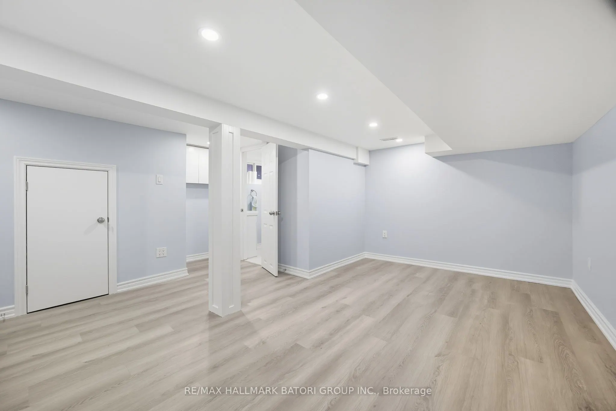 6 Rosewell Avenue