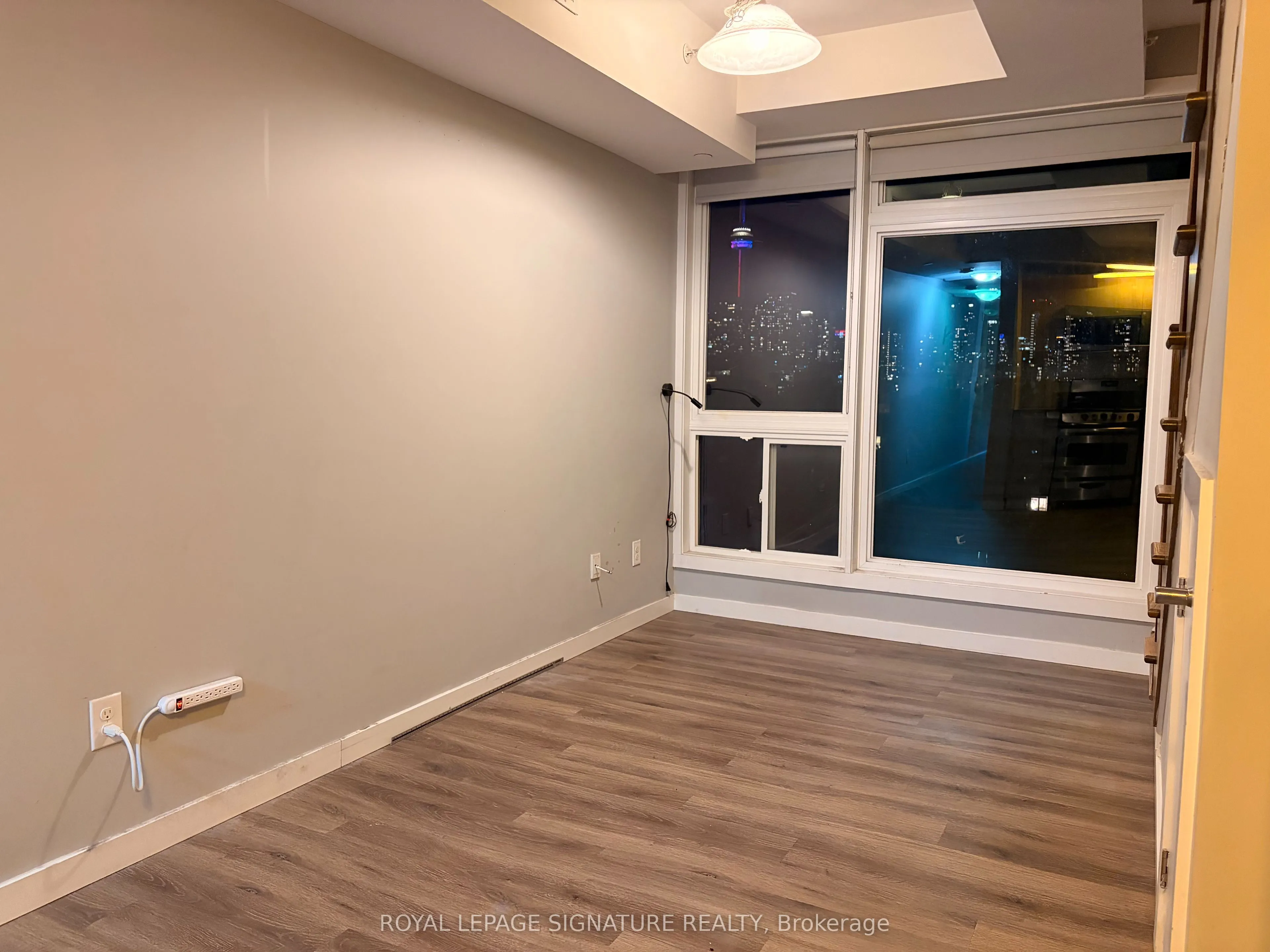 335 College Street, #405