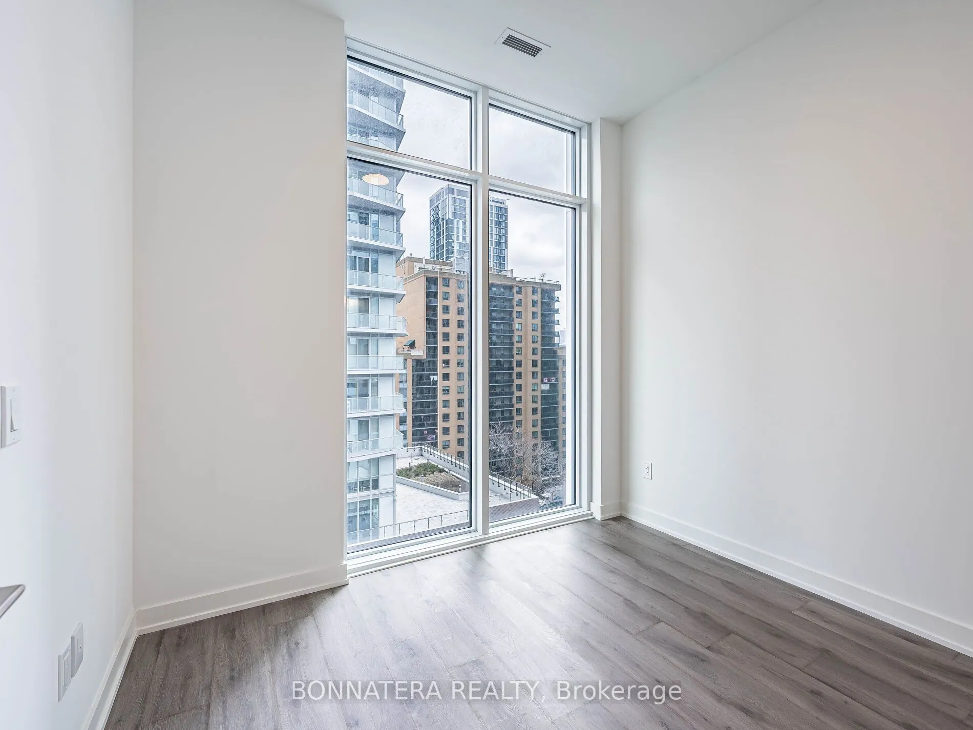 252 Church Street, #903