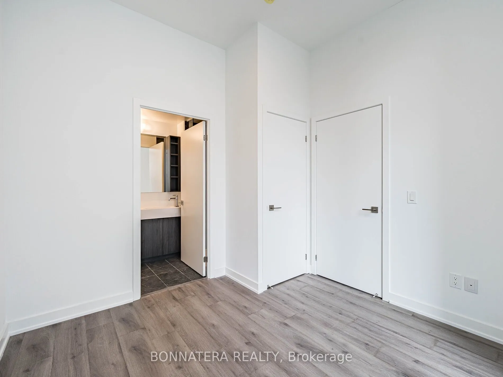 252 Church Street, #903